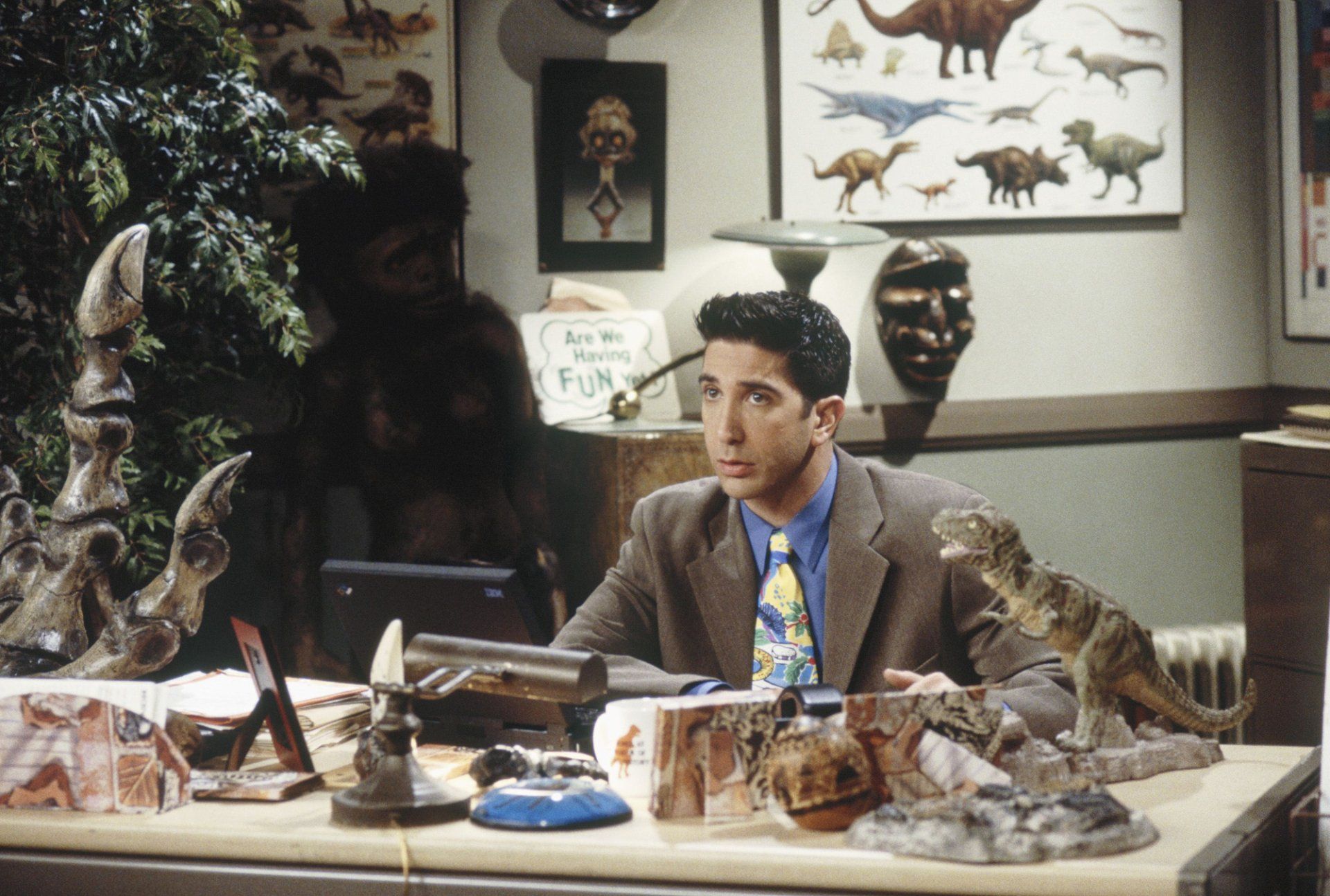 1920x1295 Download Ross Geller David Schwimmer Friends (TV Show) TV Show HD Wallpaperx1349