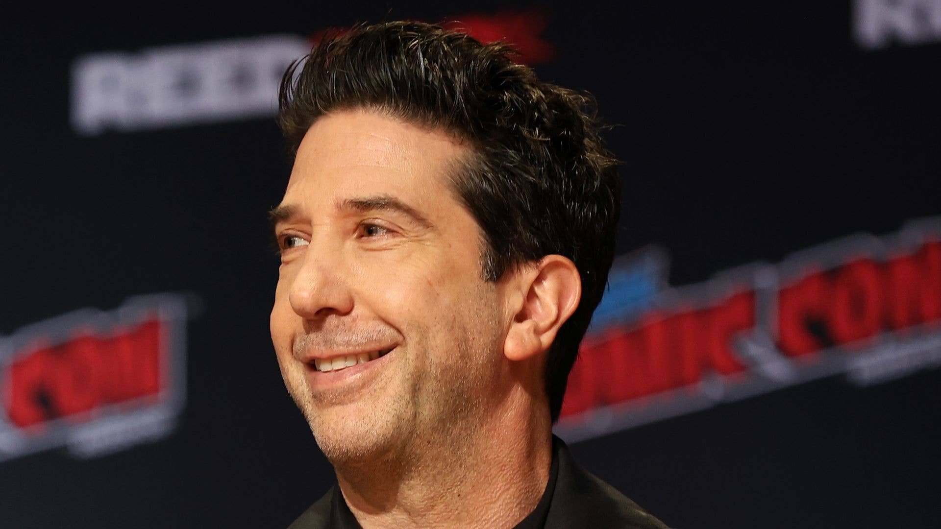 1920x1080 David Schwimmer makes very rare public appearance year after Matthew Perry's death