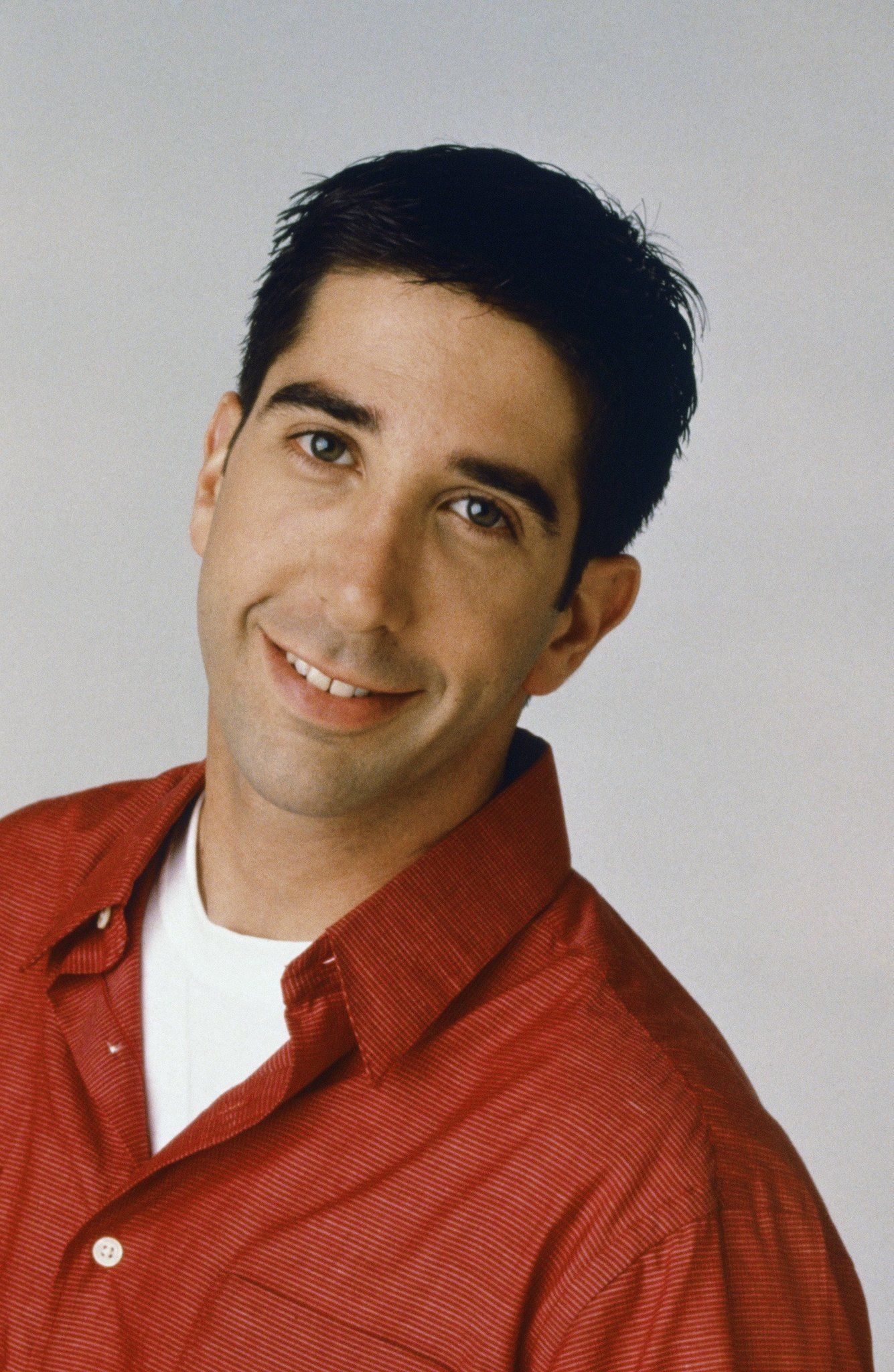 1335x2048 Ross Geller Wallpaper