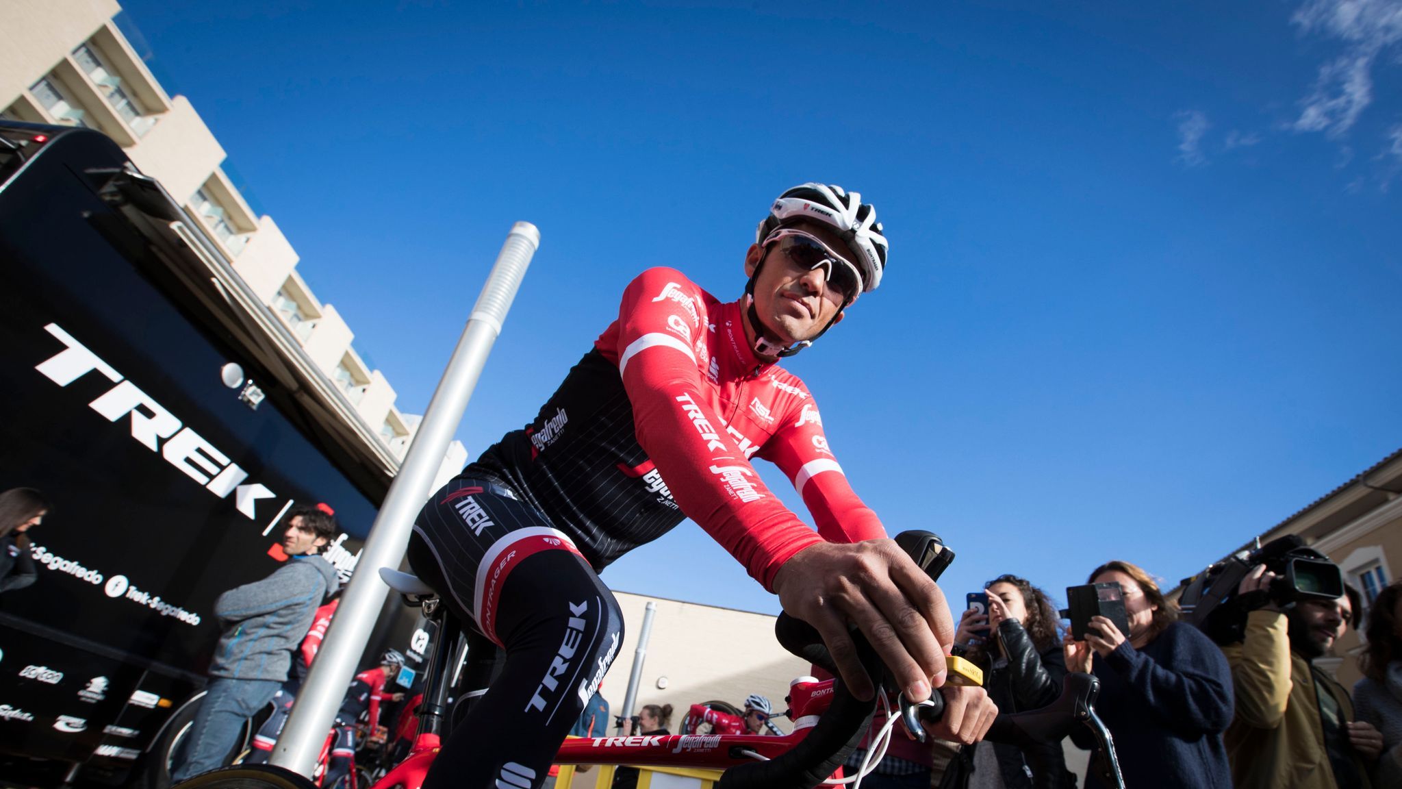 2048x1152 Spanish cycling legend Alberto Contador to retire this summer