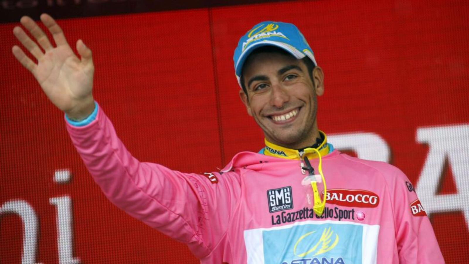 1600x900 Fabio Aru takes pink jersey as Alberto Contador caught up in Giro crash confusion