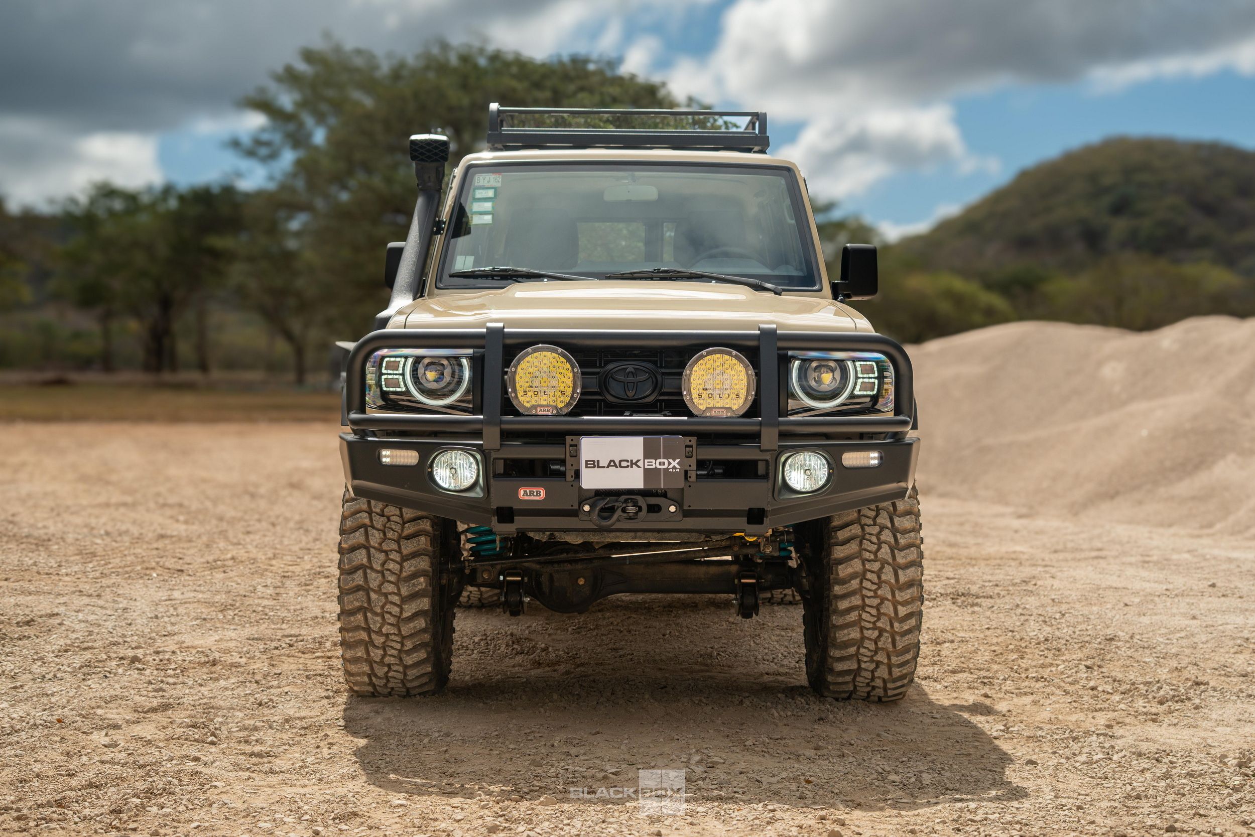 2500x1667 Modern Land Rover Headlamps Shouldn't Fit A Classic Land Cruiser, But Somehow They Do