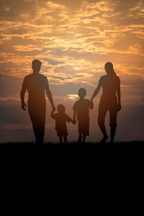 493x740 Free family silhouettes Image