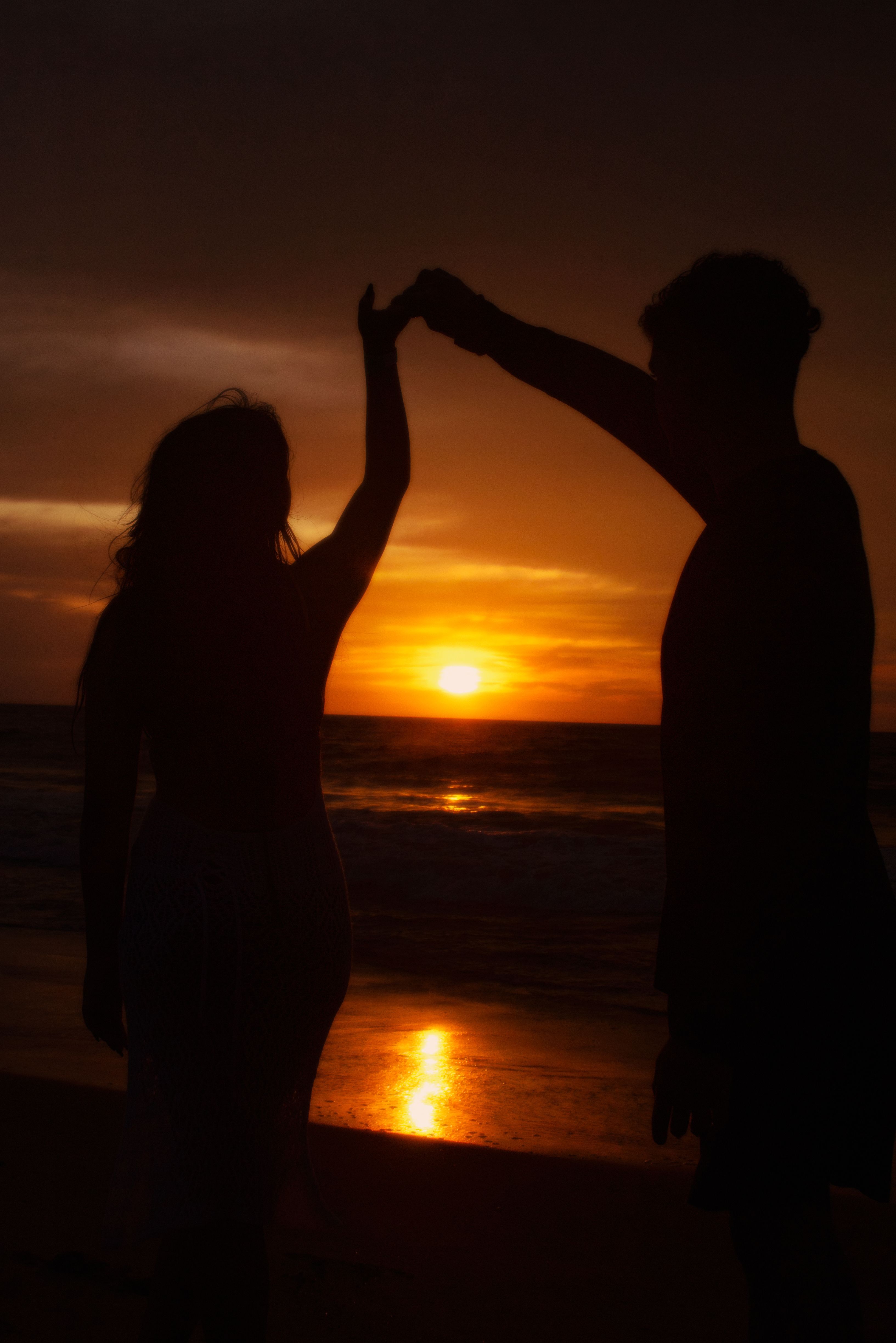 3266x4896 Romantic Beach Silhouette at Sunset · Free