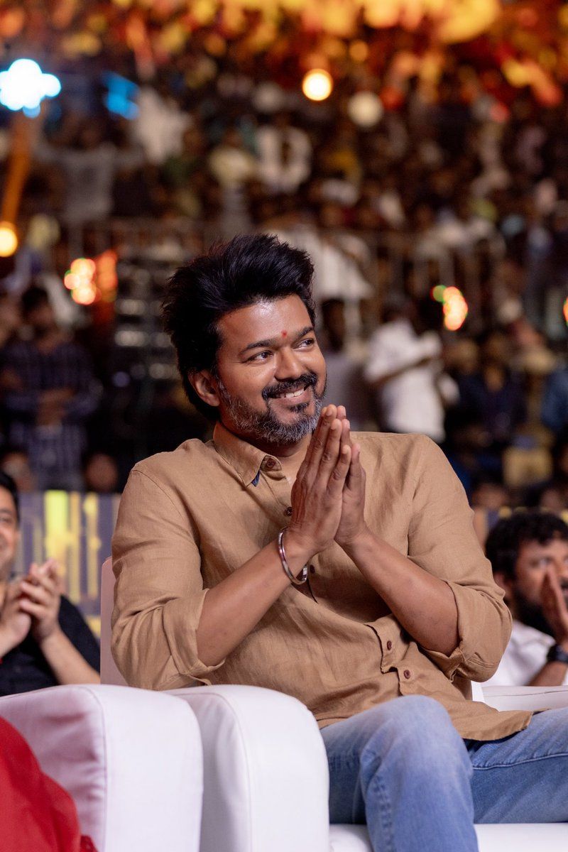 800x1200 Exclusive HD Clicks of Thalapathy VIJAY from #Leo Success Meet