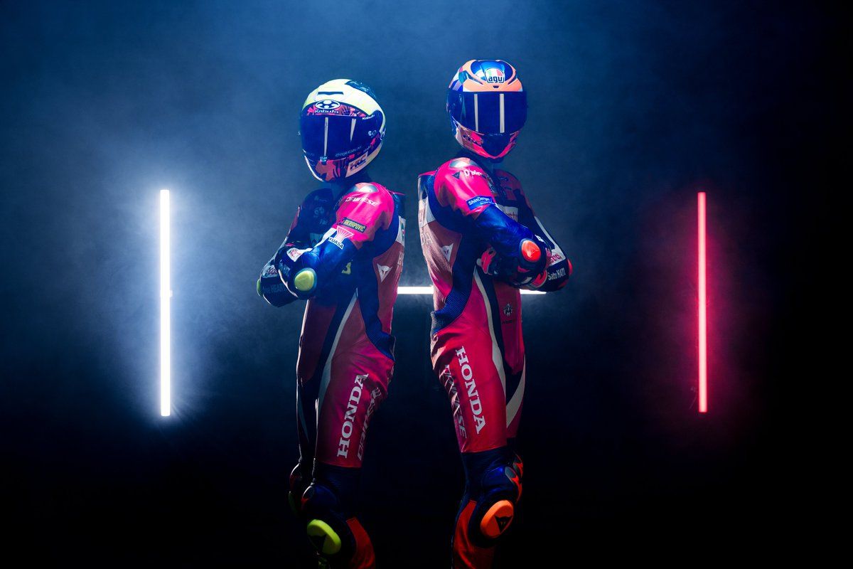 1200x800 Here they are, the first photo of the Honda HRC Castrol team