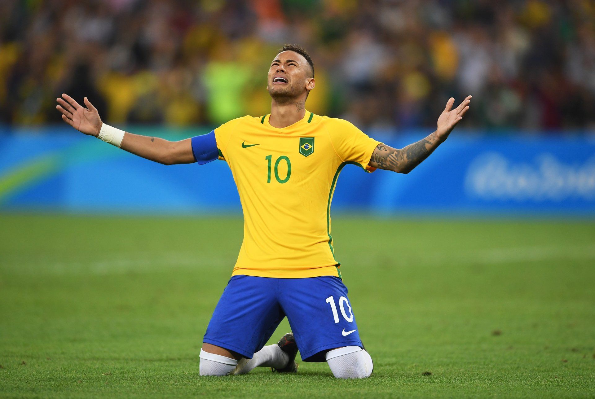 1920x1288 Neymar's Brazilian Brilliance: 4K Ultra HD Soccer Gloryx3712