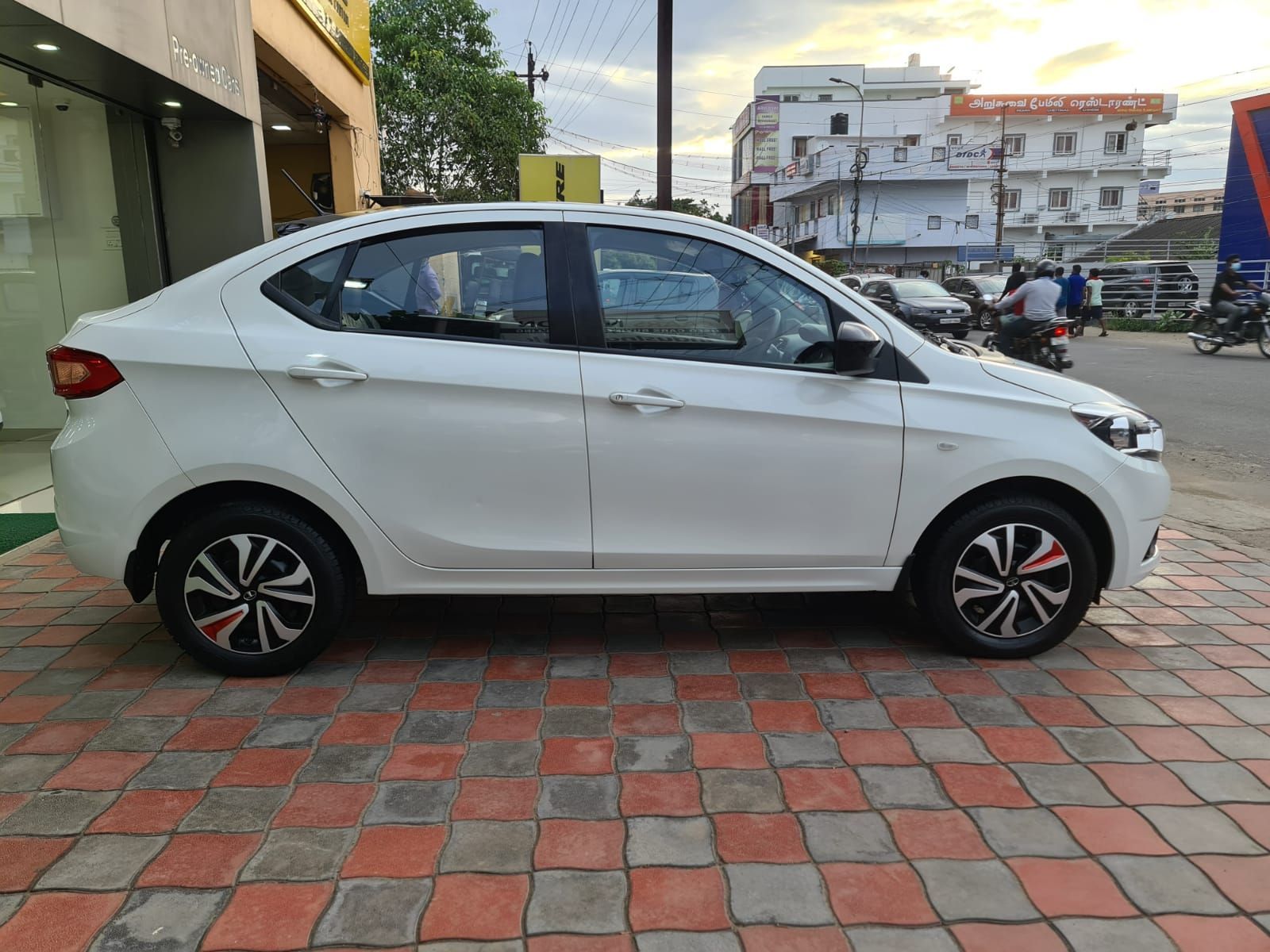 1600x1200 Caarsnation TIGOR BUZZ LIMITED EDITION