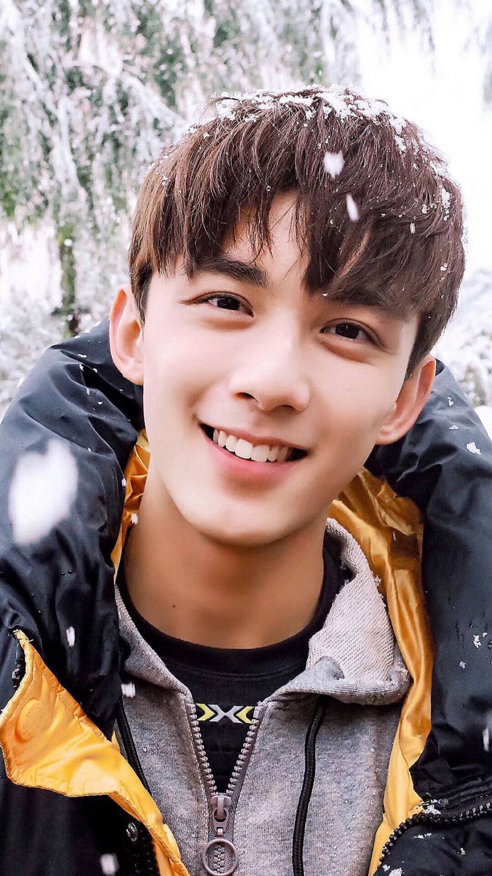1000x1778 Wu Lei Wallpaper