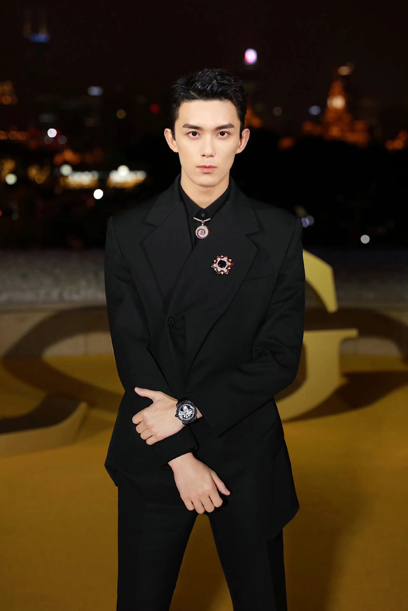 1366x2048 Wu Lei Wallpaper