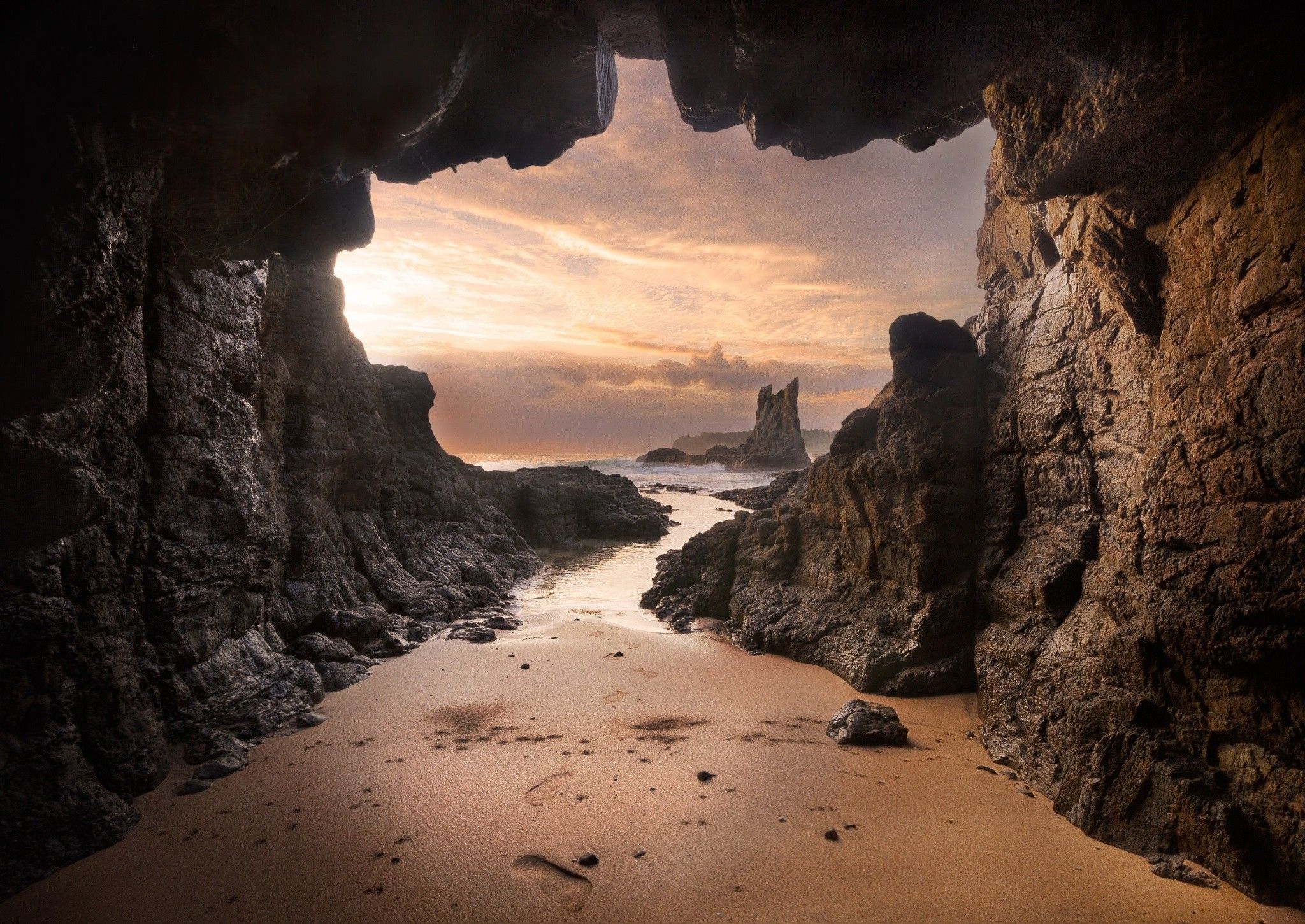 2048x1451 Sunset Horizon View from Ocean Cave