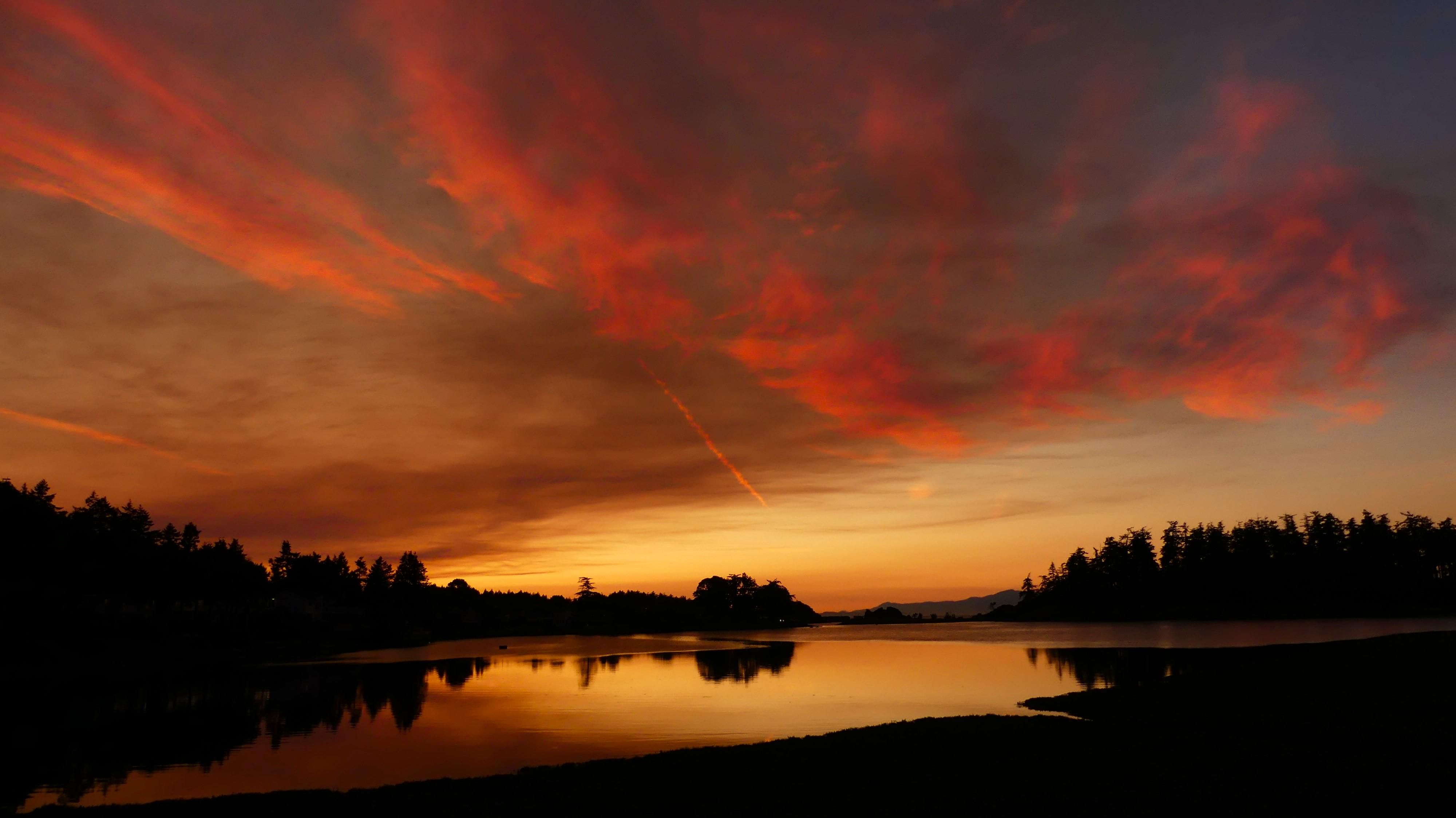 4000x2248 The last sunset of July did not disappoint. Here's the surreal view from Piper's Lagoon Park