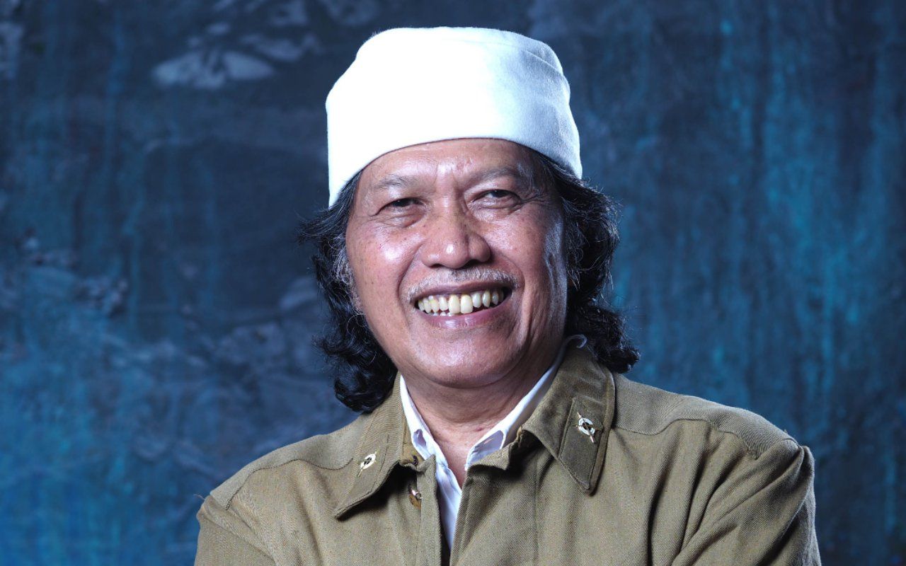 1280x800 Respons Menohok Cak Nun Soal 'Islam Arogan': Tak Peduli Dia Abu Janda, Abu Duda Atau Abu