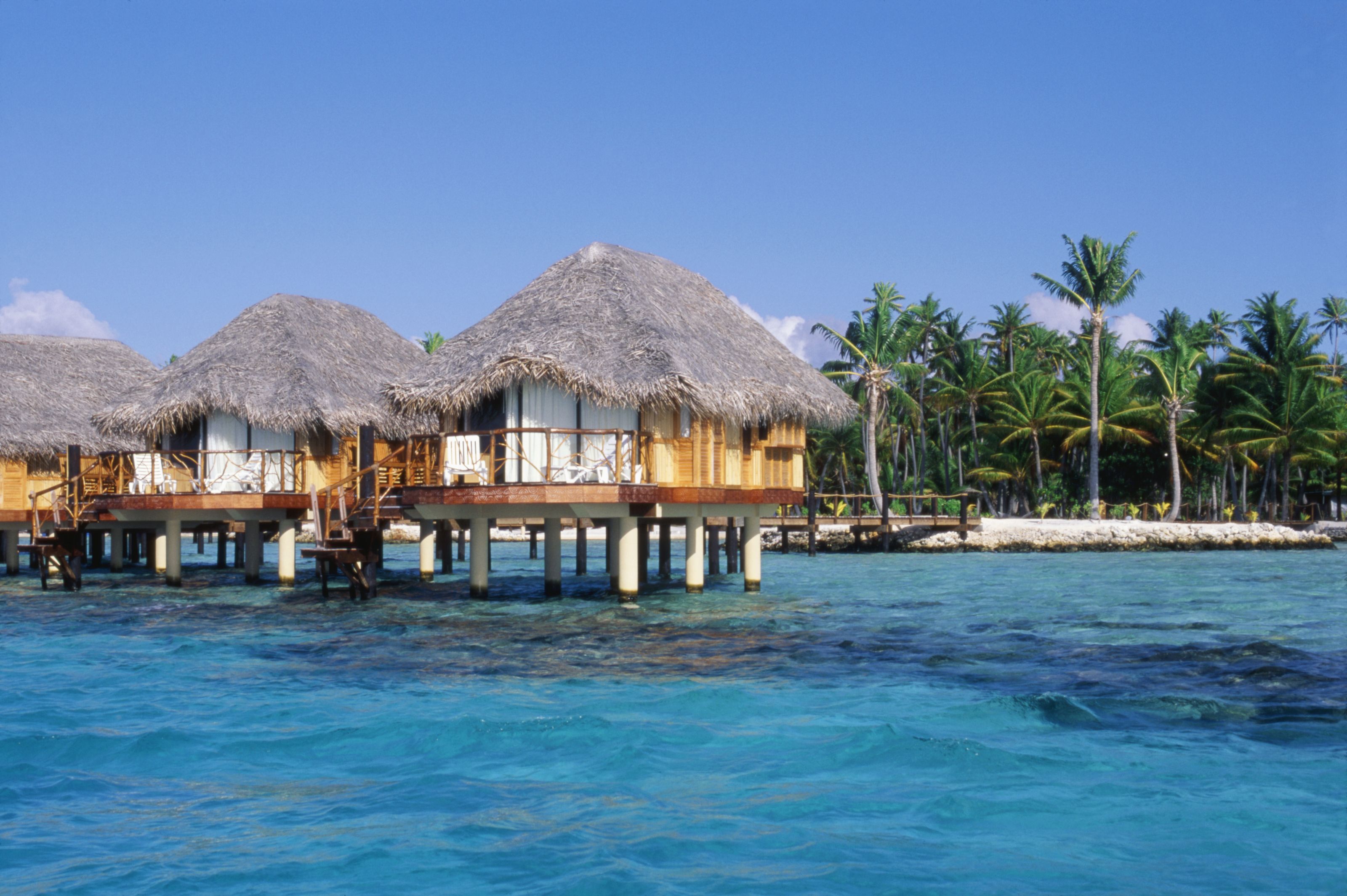 3200x2130 Bungalows Over Water Wall Mural