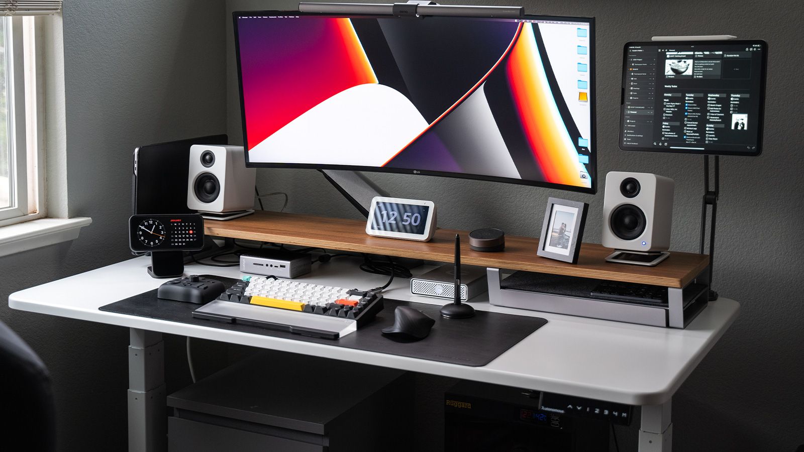 1600x900 Desk Setup Layouts for Real Workdays