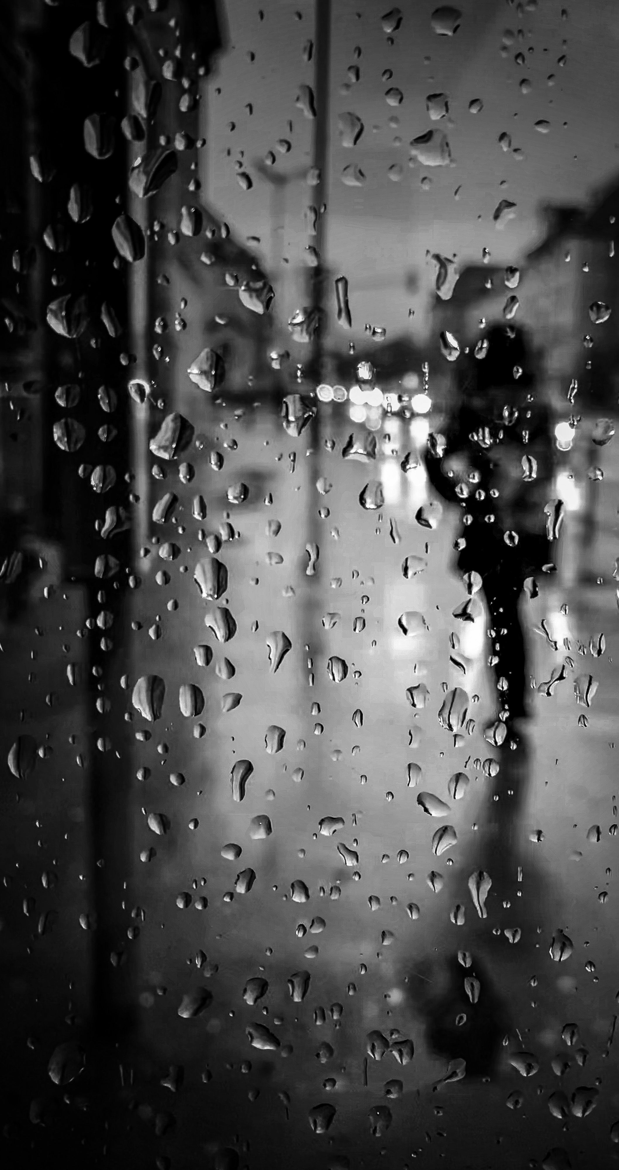 2118x4002 The rain was falling gently. The tiles were in tears.D ^ Dav.C