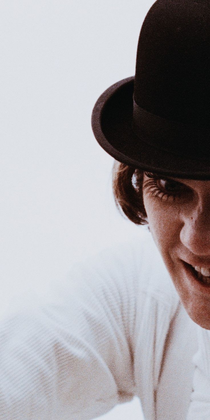 736x1472 70s Young Malcolm McDowell Alex DeLarge A Clockwork Orange Evan Peters Instagram 映画 時計じかけのオレンジ アレックス マルコムマクダウェル 壁紙 ポスター