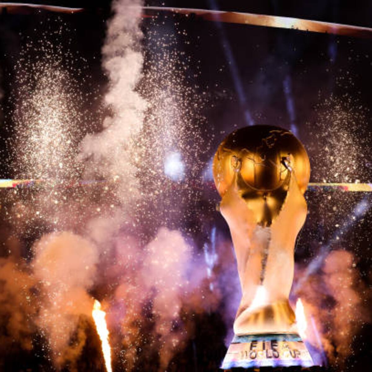 1200x1200 How much does the World Cup trophy weigh? Characteristics, history and design