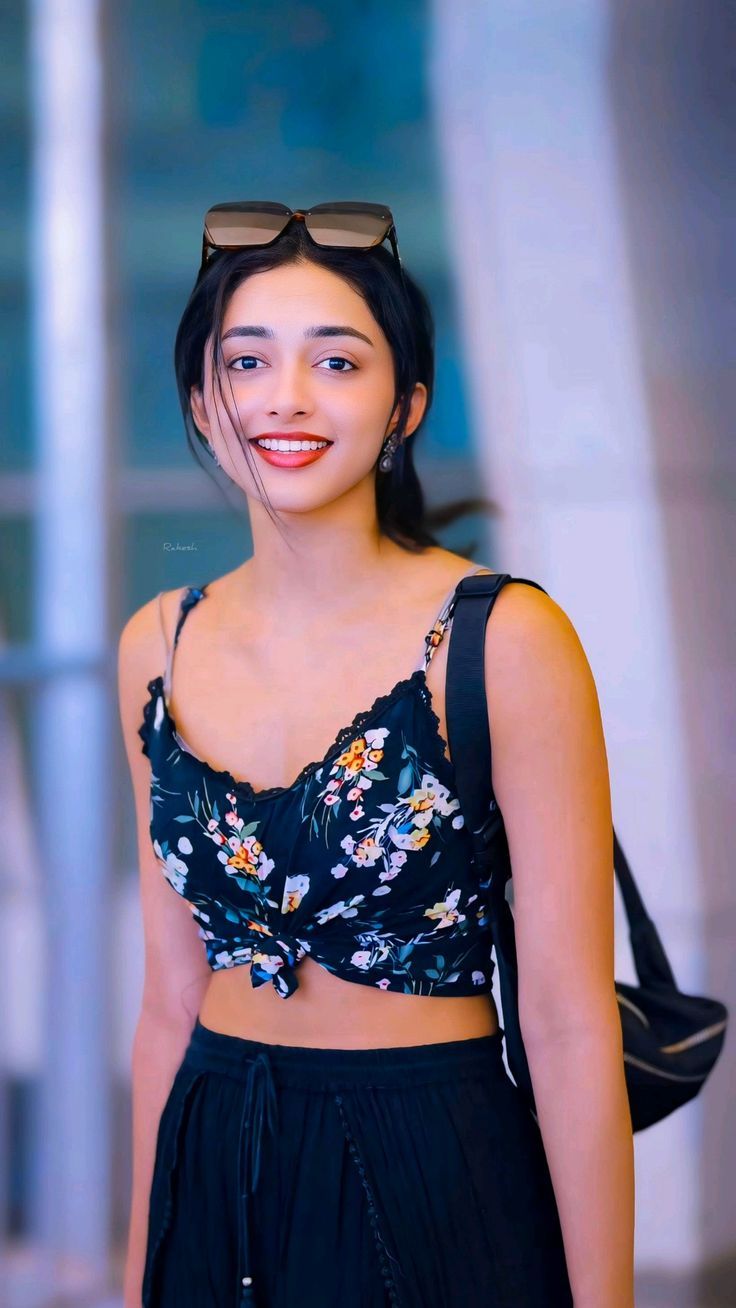 736x1308 Preity Mukhundhan
