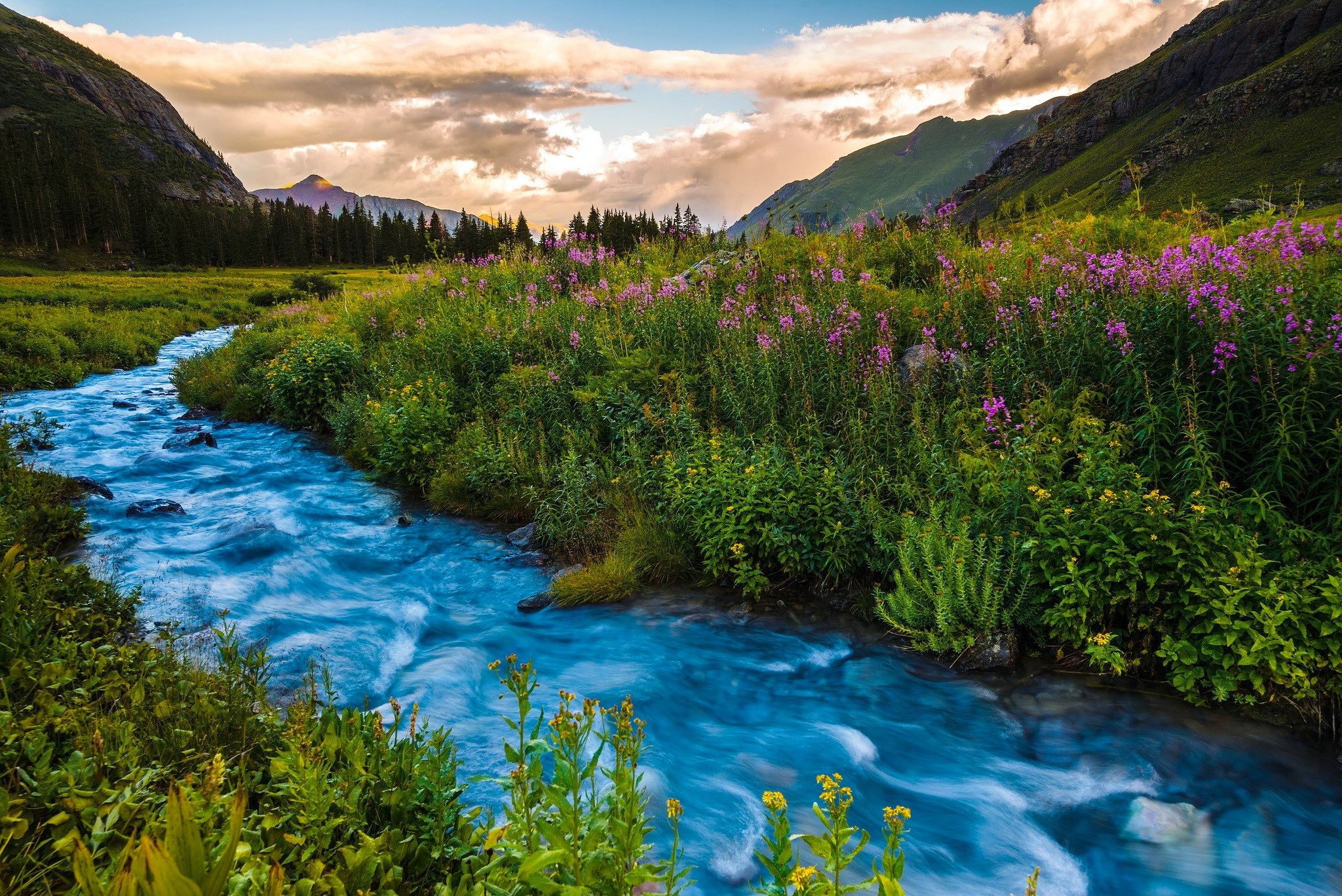 2048x1367 Blue River Serenity: HD Mountain Forest Landscape Wallpaperx1367