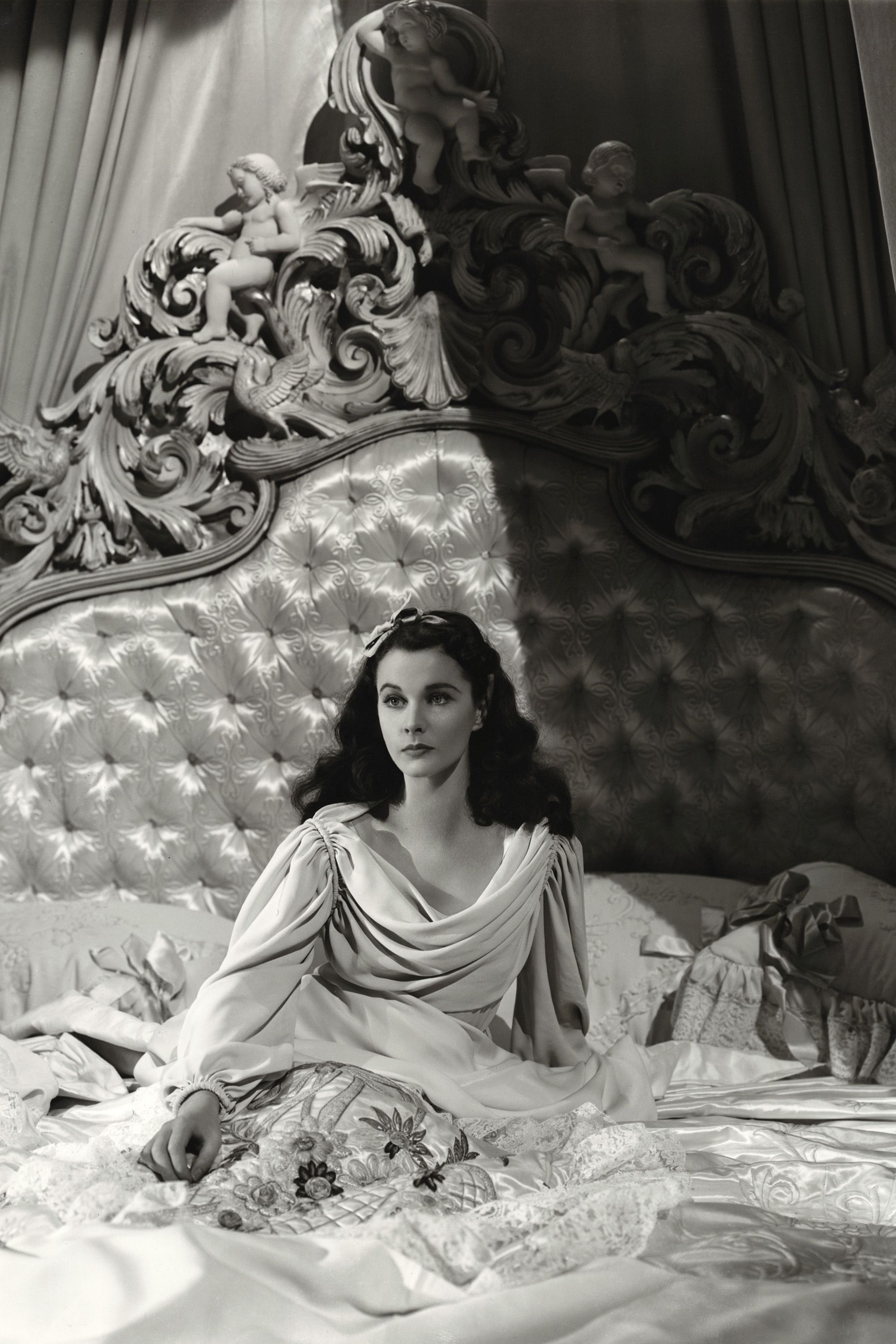 2000x3000 Vivien Leigh Wallpaper
