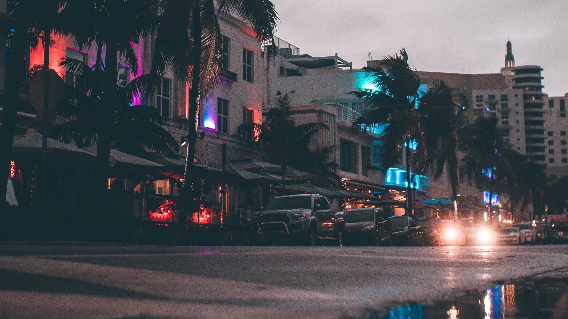 1920x1080 Download wallpaper 1920x1080 street, cars, buildings, palm trees, miami, usa full hd, hdtv, fhd, 1080p HD background