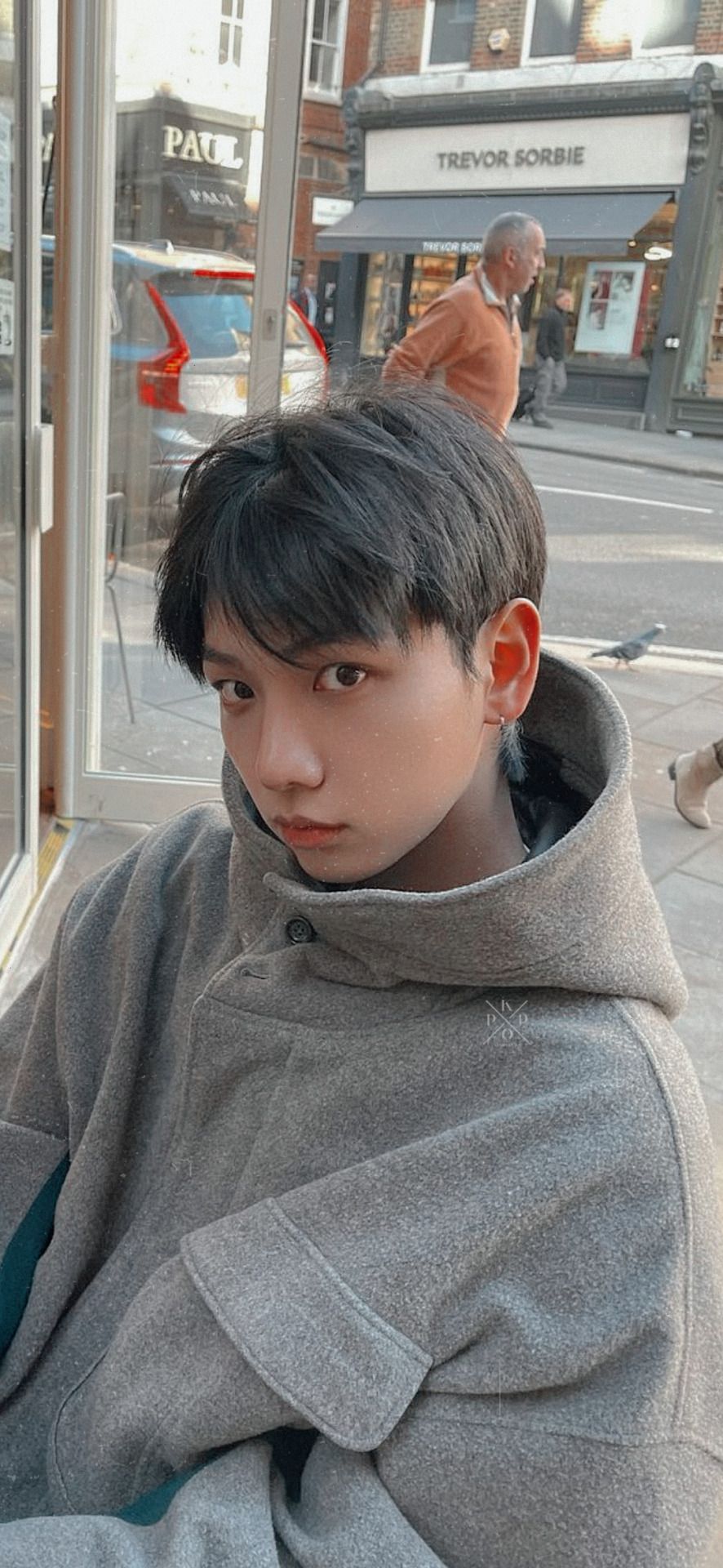 886x1920 Kpop Locks