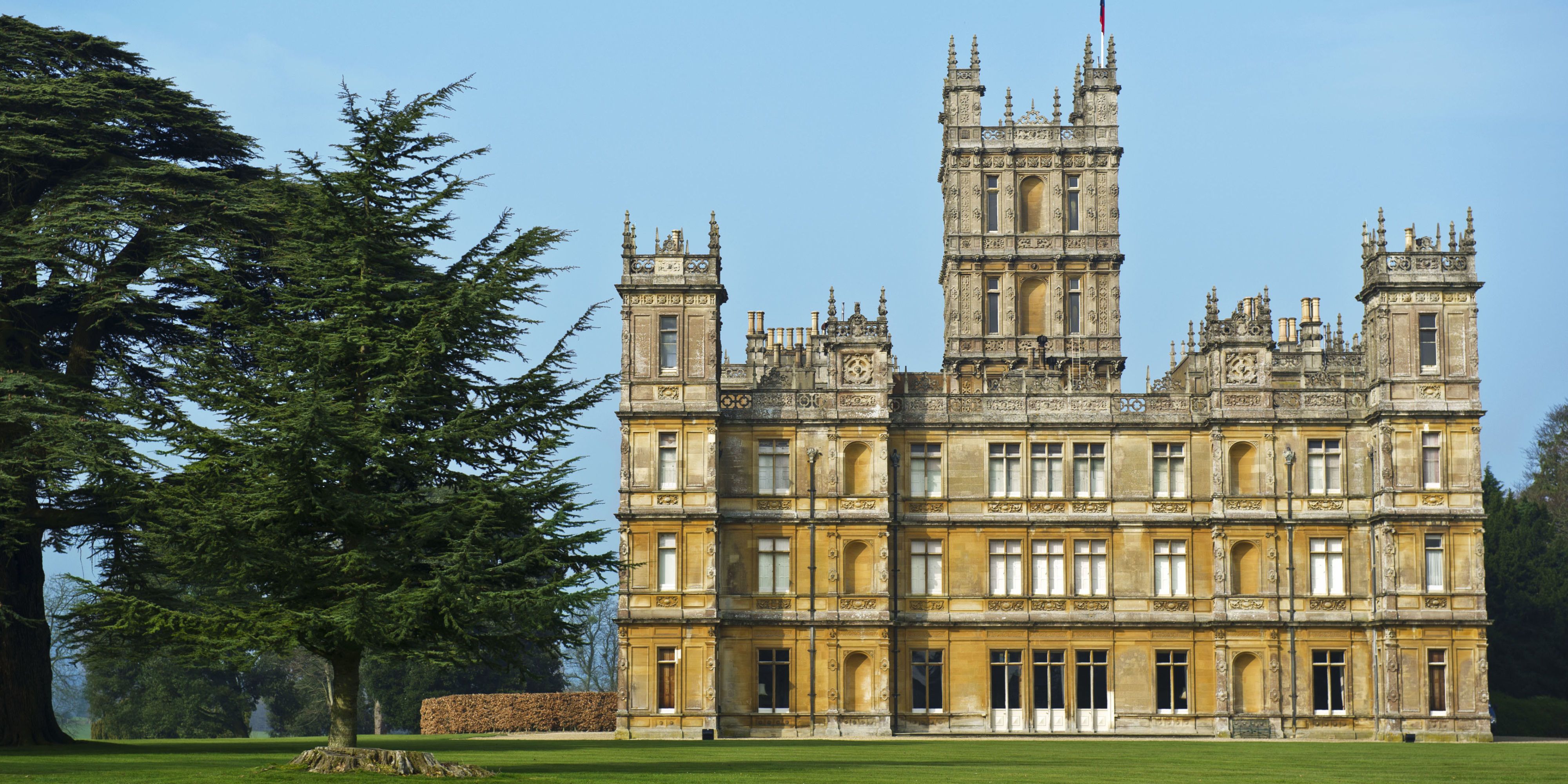 4000x2000 Photo of Highclere Castle, the Real Life Downton Abbey