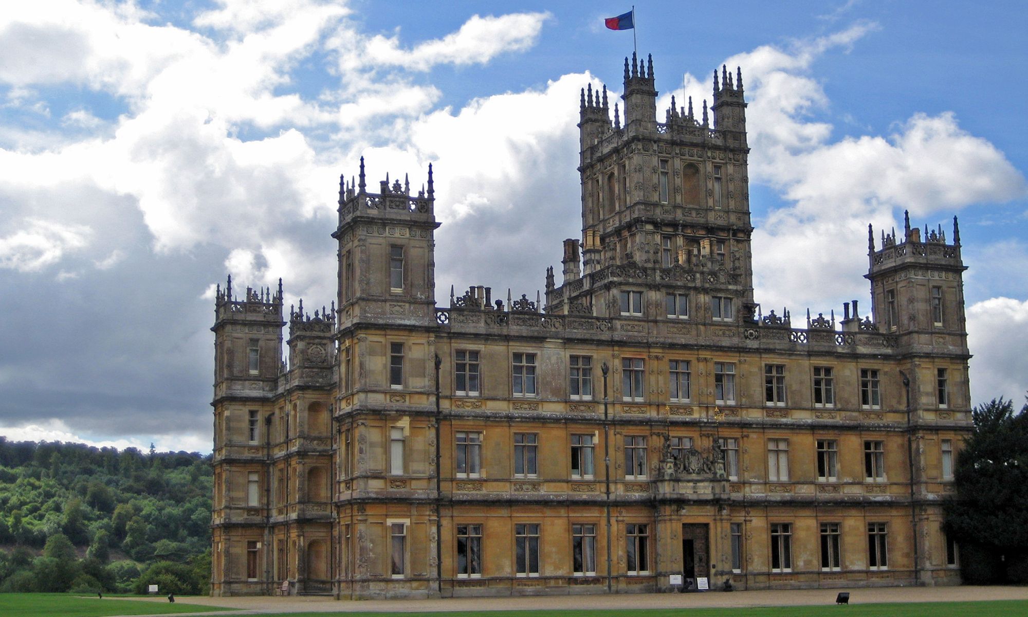 2000x1200 Highclere Castle for Downton Abbey