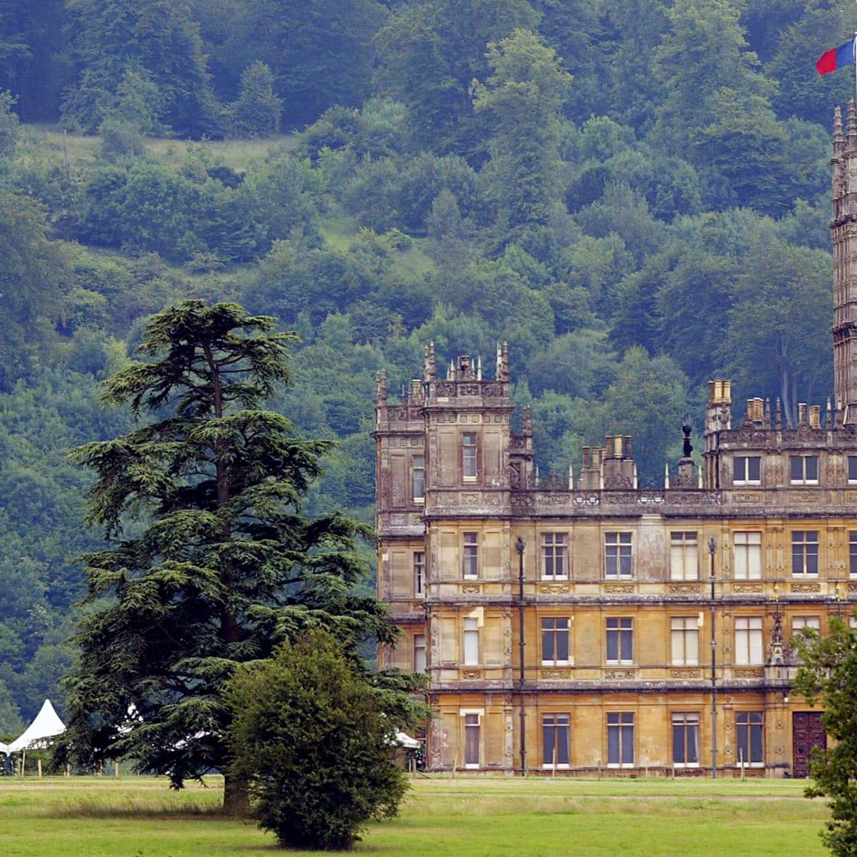 1200x1200 What's the difference between a castle and a palace