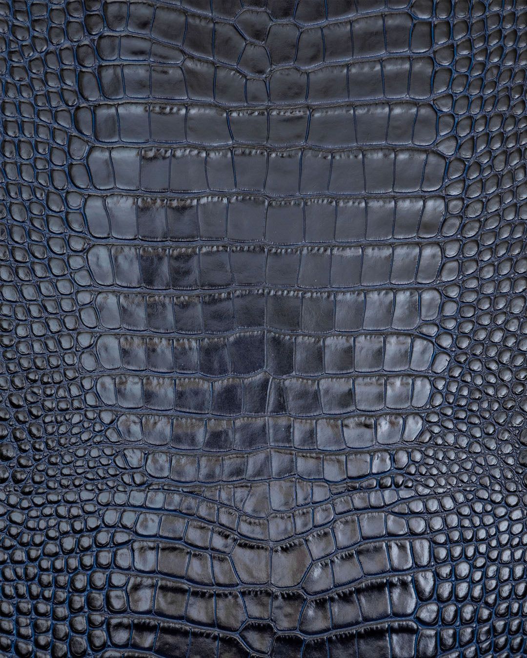 1080x1350 Como Collection I Firm cow leather with a crocodile print