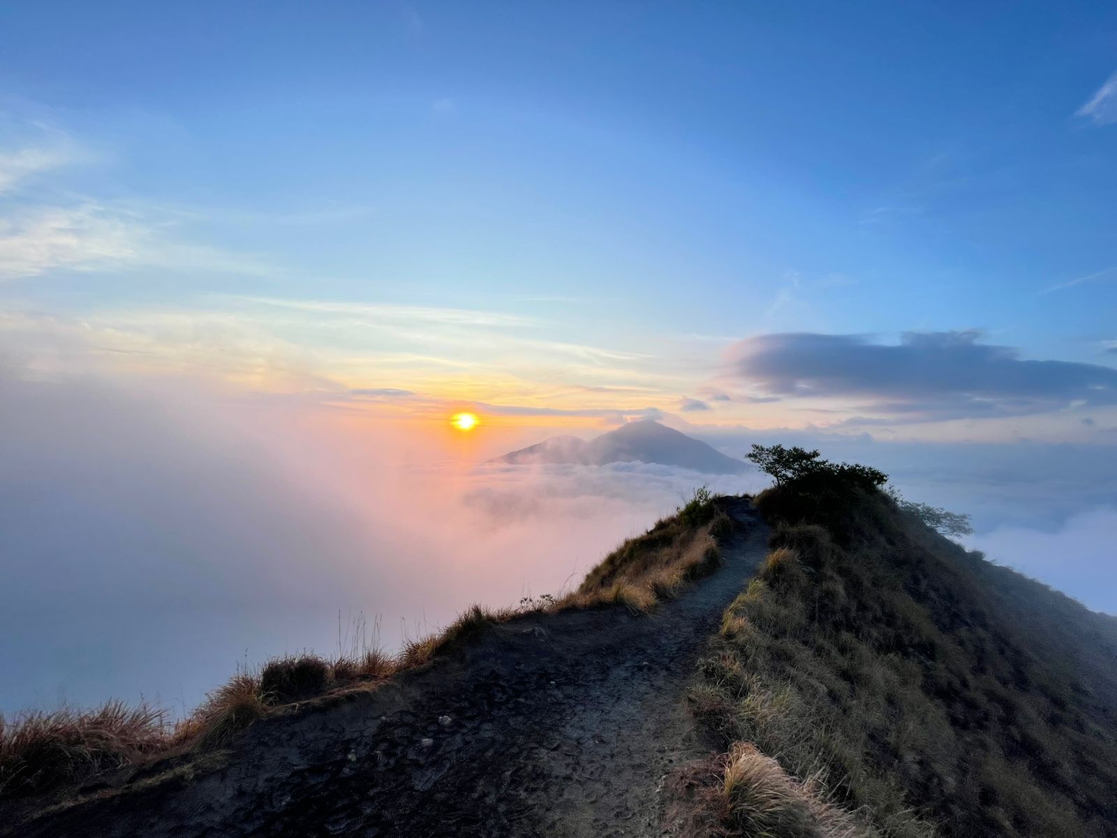 1600x1200 Mount Batur Sunrise Trekking