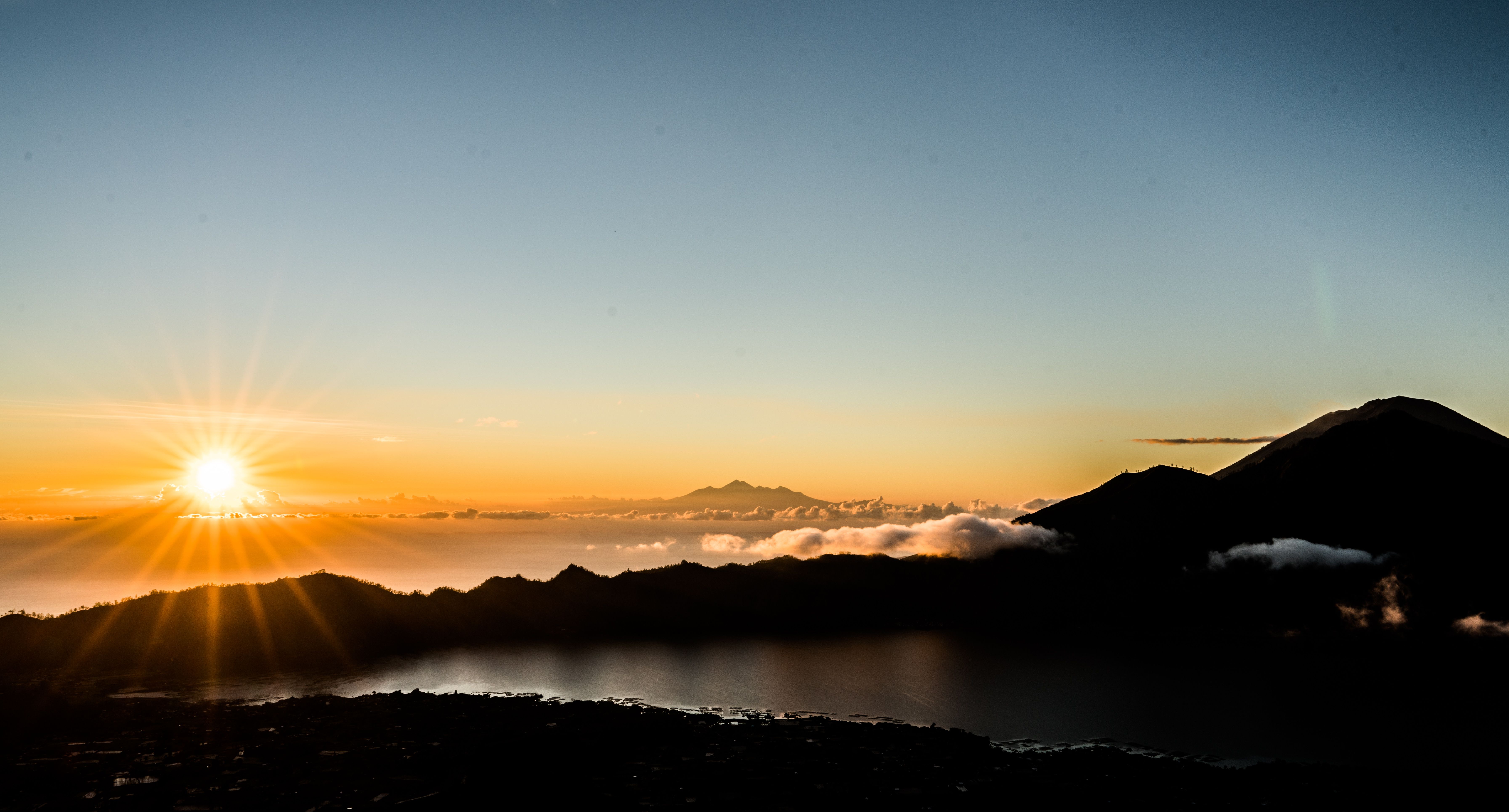7173x3862 Sunrise from Mount