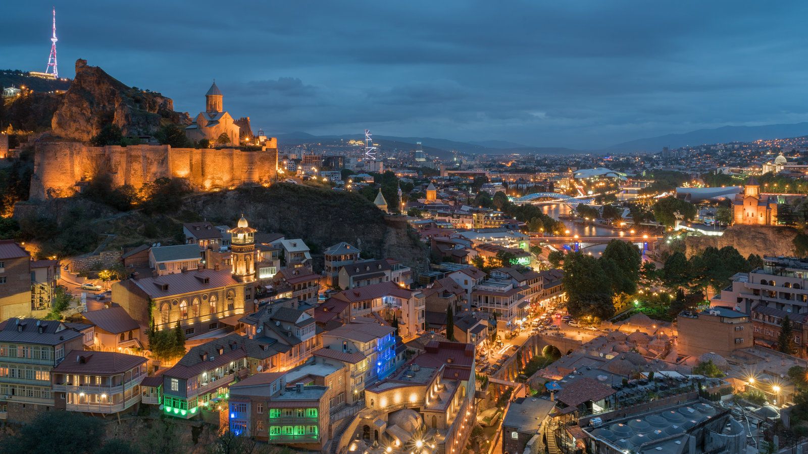 1600x900 Hours in Tbilisi
