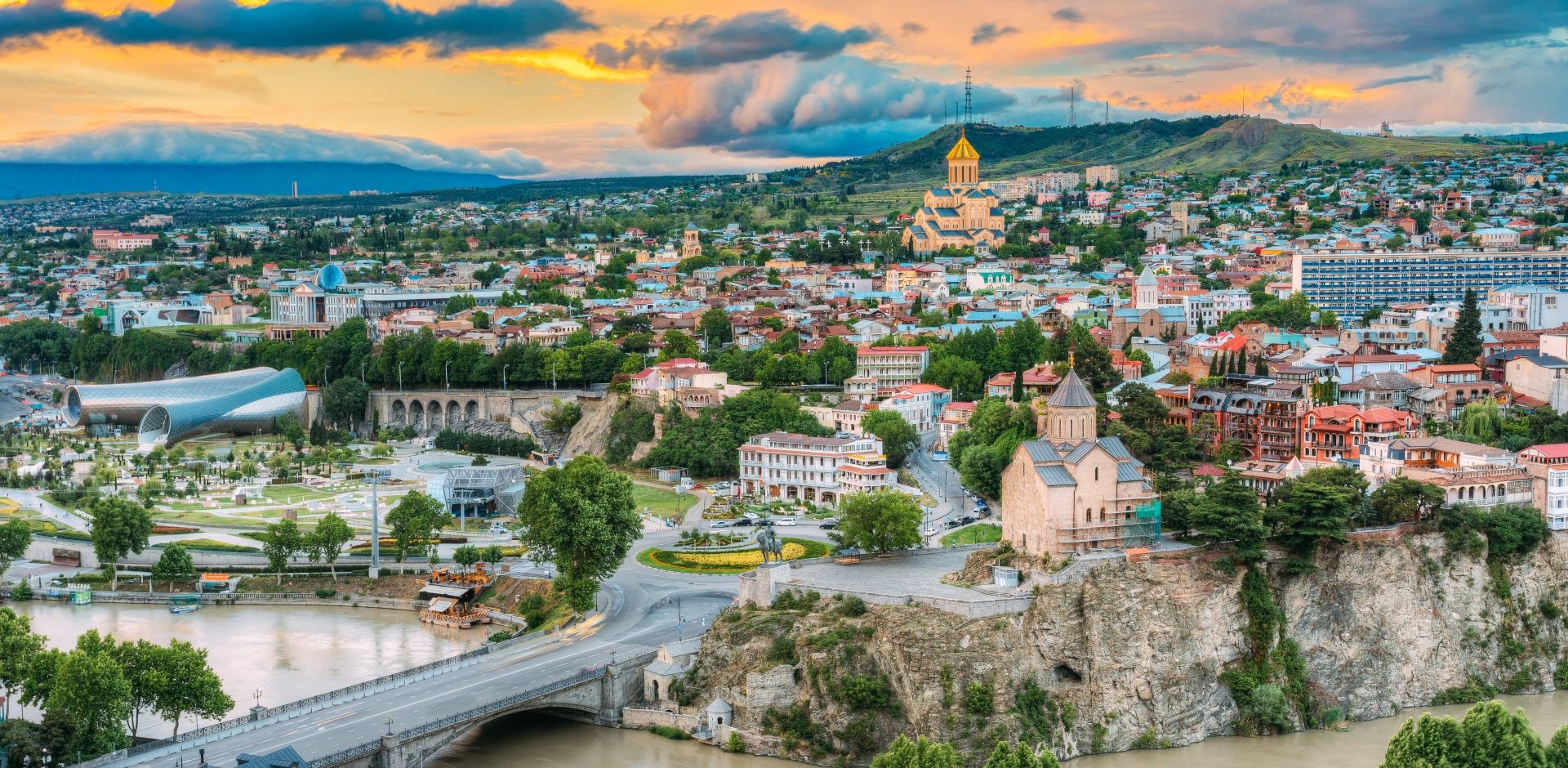 1920x940 Classic Georgia. Luxury Georgia Itinerary