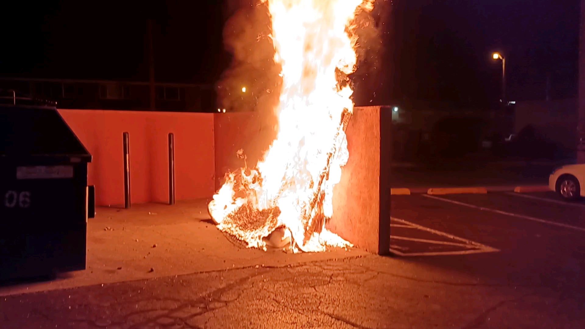 1920x1080 Almost a literal dumpster fire. I called the fire department