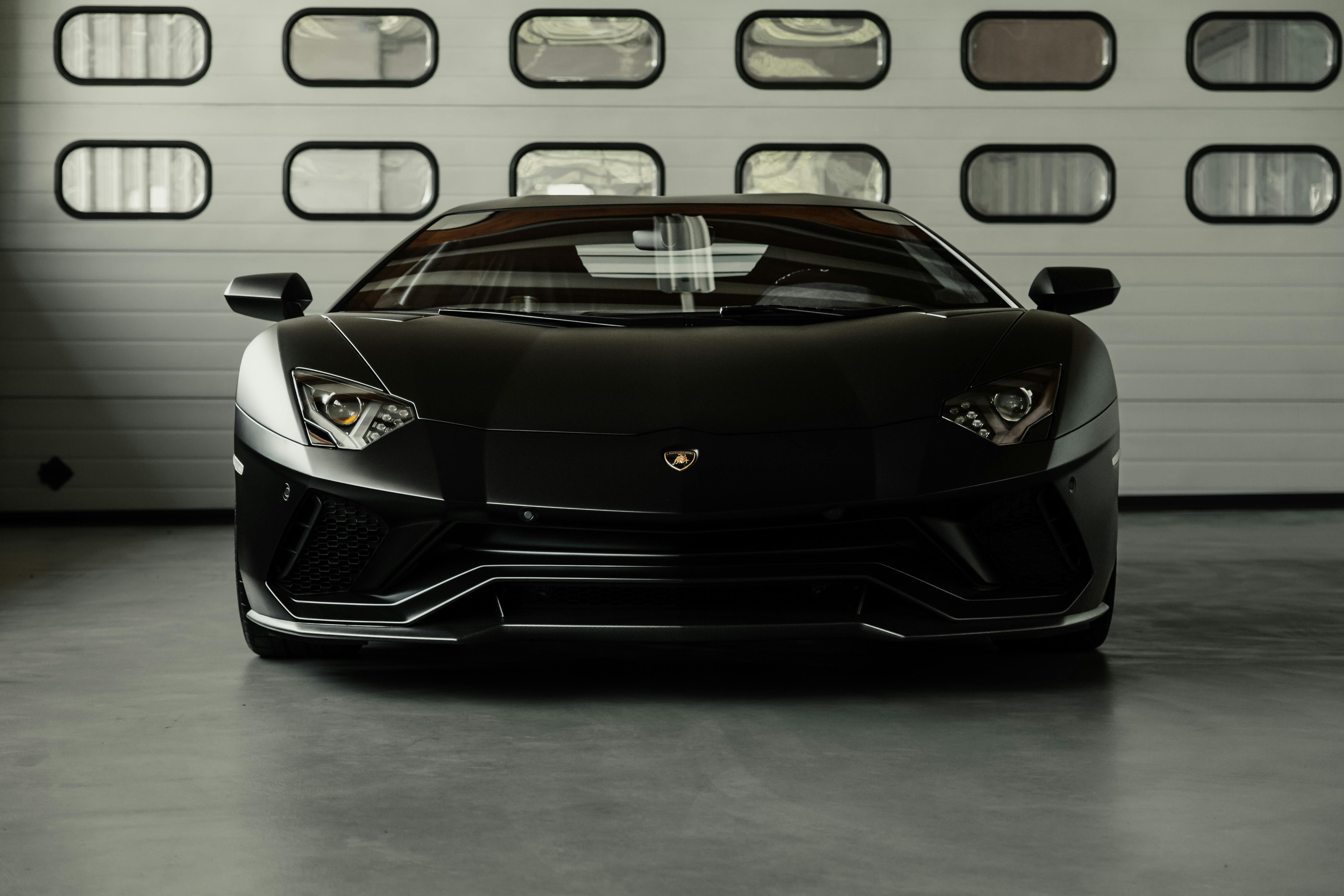 5760x3840 Luxury Black Car in Garage · Free