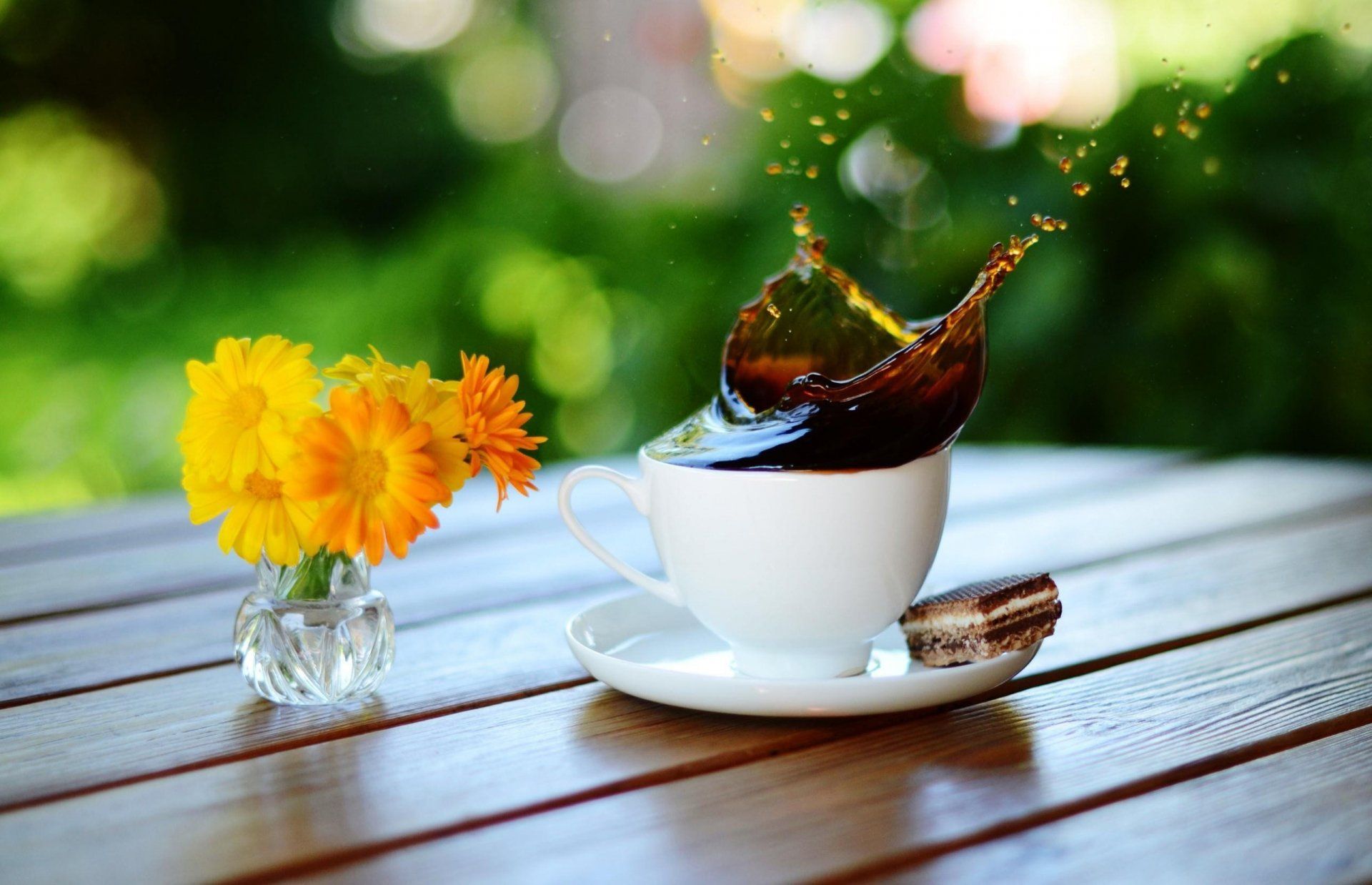 1920x1238 Morning Splash: HD Coffee Delight with Fresh Bloomsx1650
