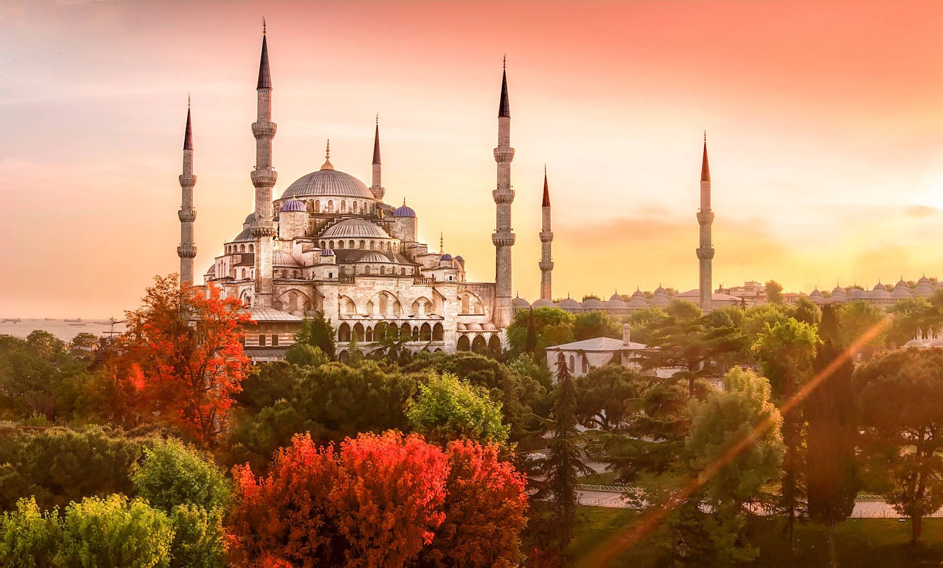 1920x1158 Download Istanbul's Famous Blue Mosque Aesthetic Wallpaper
