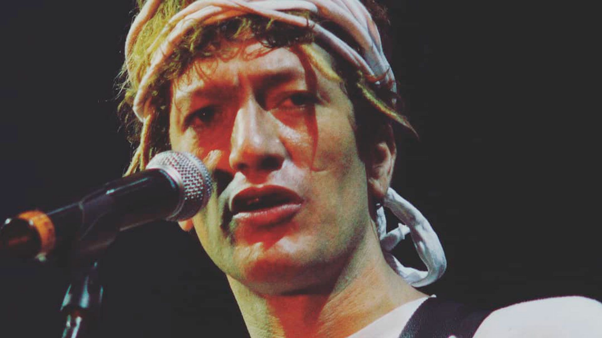 1920x1080 Canciones escritas en la cárcel, la devoción por sus perros y por qué su voz le parece horrible: 50 hechos de Pity Álvarez, que hoy cumple 50 años