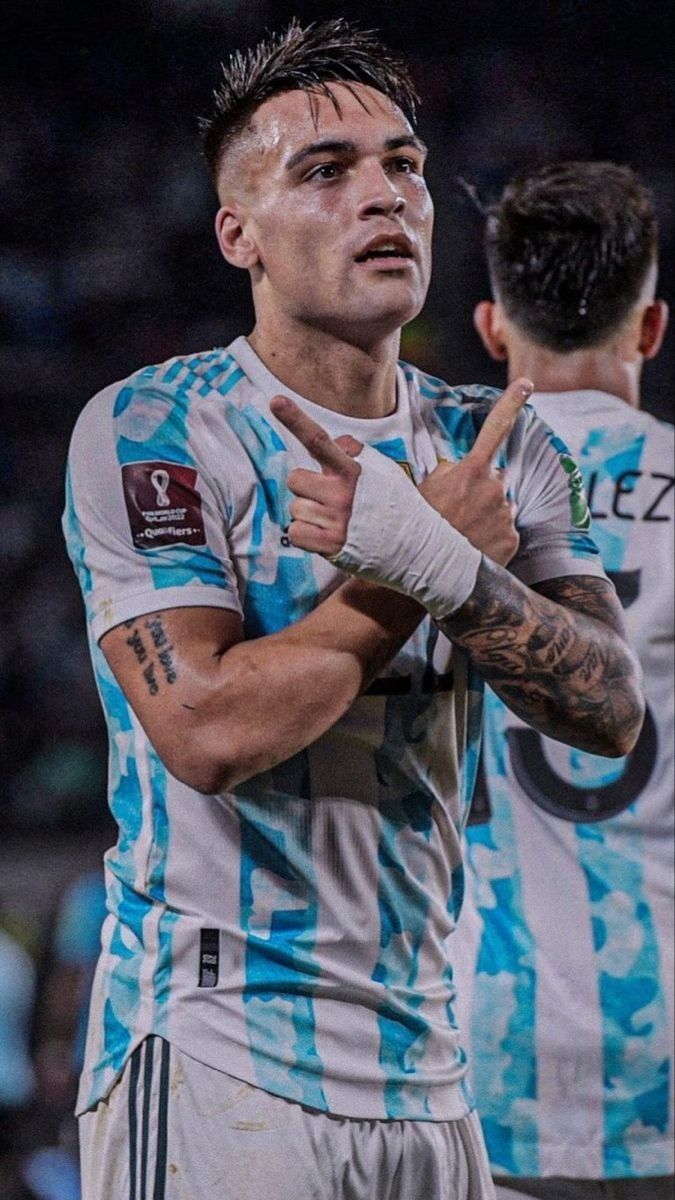 675x1200 Football wallpaper
