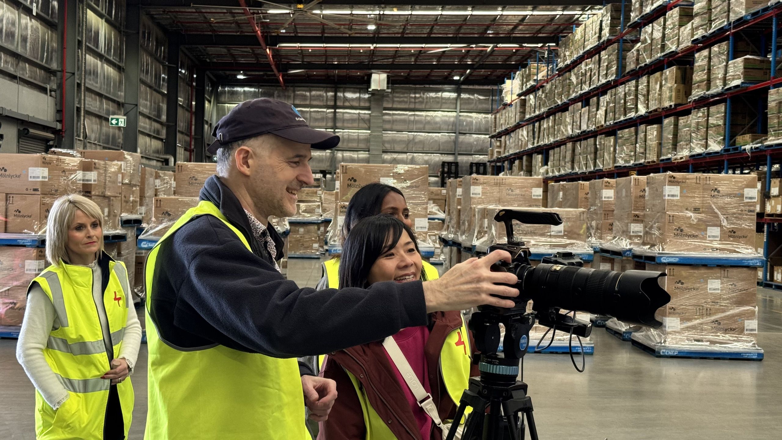 2560x1440 Behind the Scenes of Reliable Professional Photography Coverage