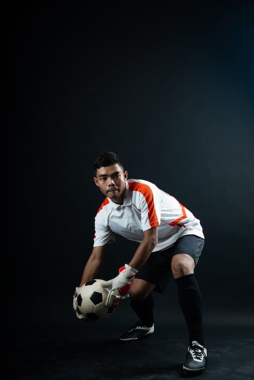 494x740 Soccer juggling Image