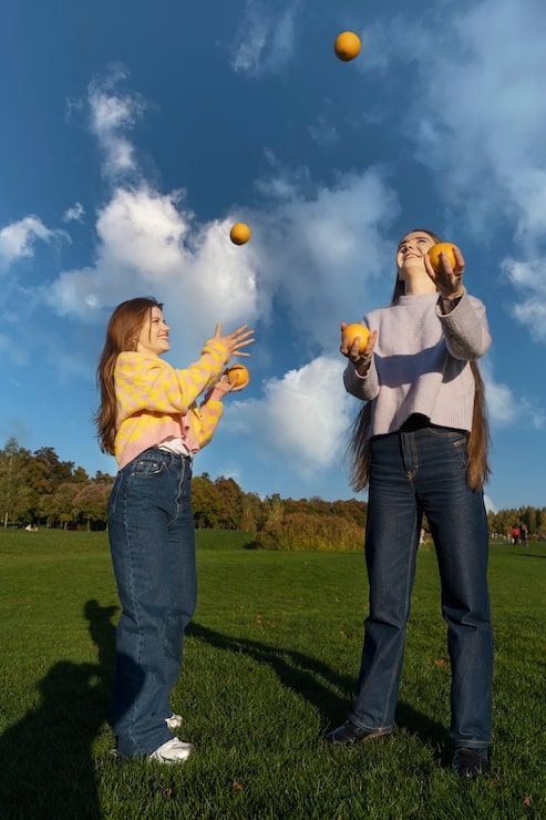 493x740 Person juggling Image
