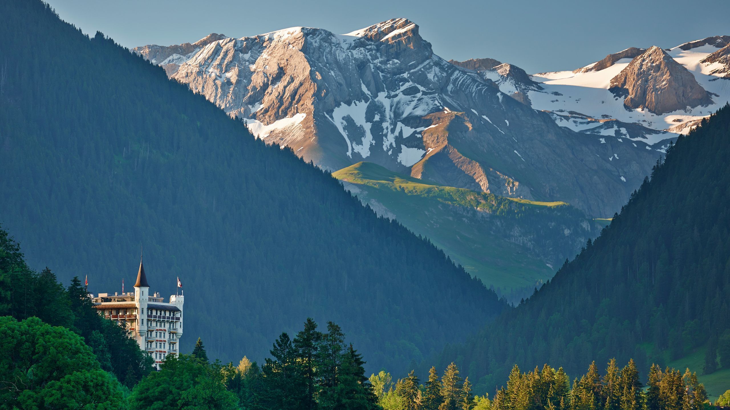 2560x1440 Gstaad Palace