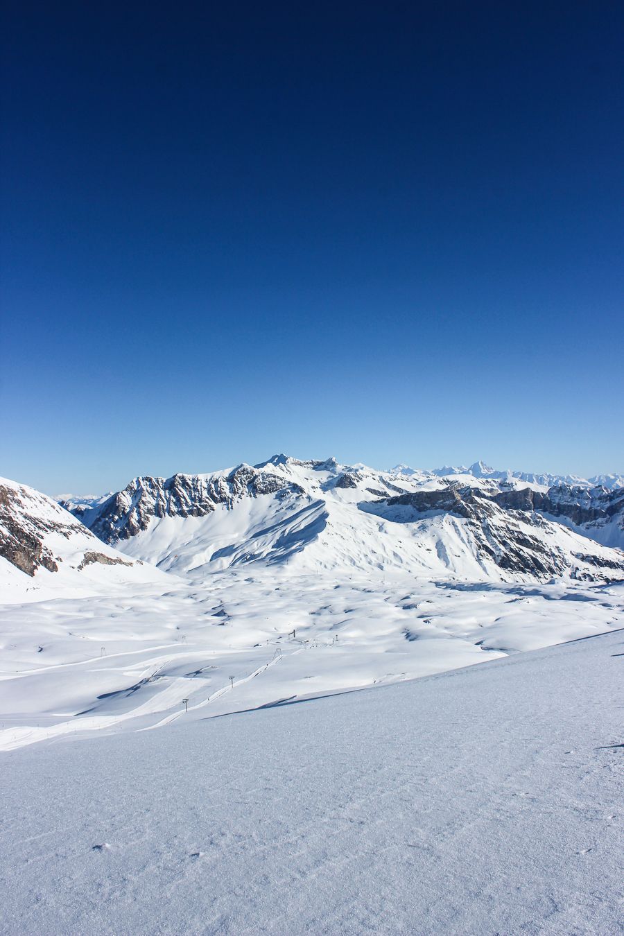 900x1350 Redefining Paradise, Winter In Gstaad & Carry On