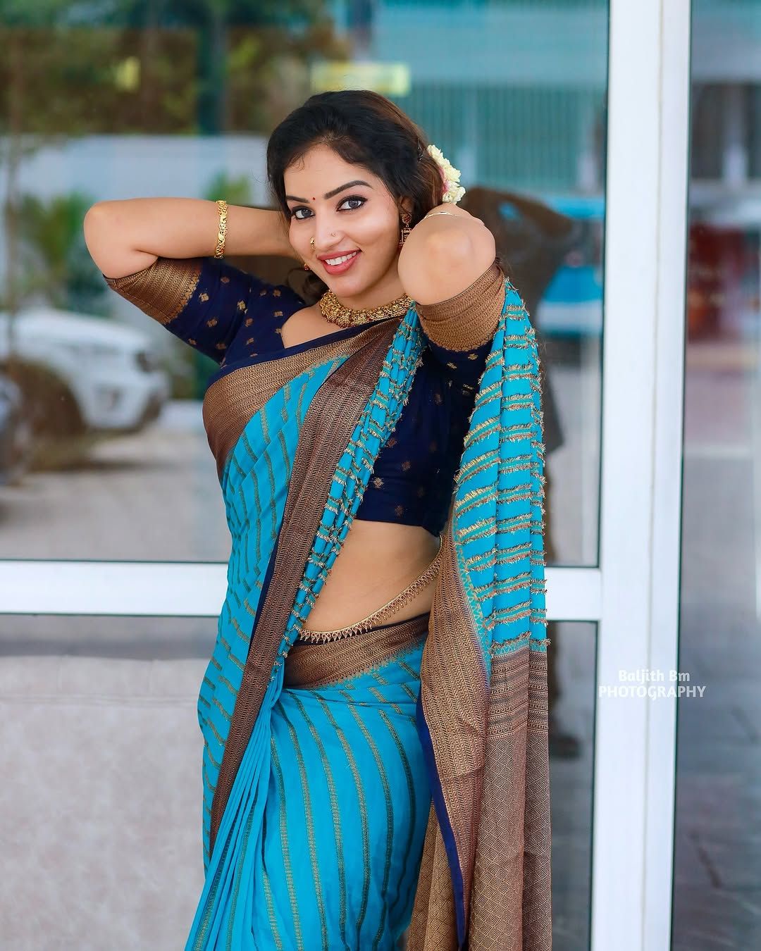 1080x1350 Malavika Menon's Traditional Elegance: A Stunning Saree Look