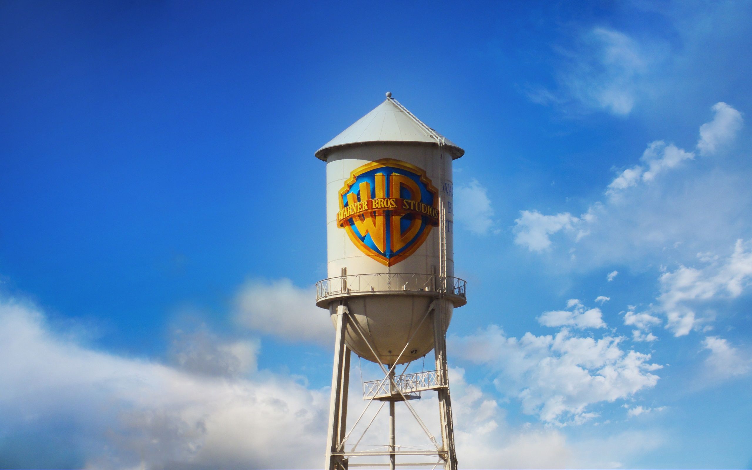 2560x1600 Wallpaper The Sky, Warner Bros, Water Tower For Mobile And Desktop, Section разное, Resolution 2560x1600