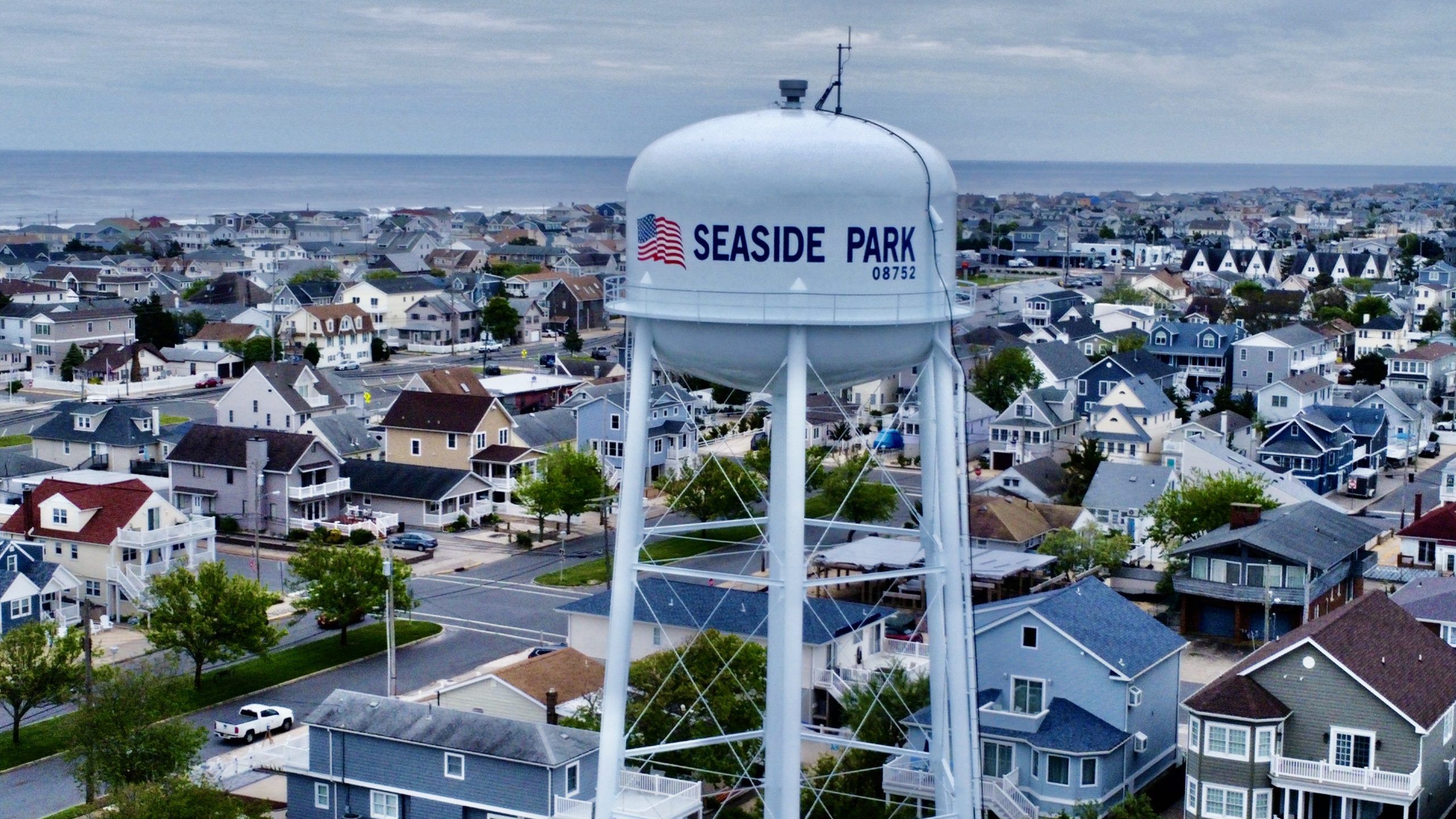 2560x1440 Check Out Seaside Park's New Patriotic Water Tower