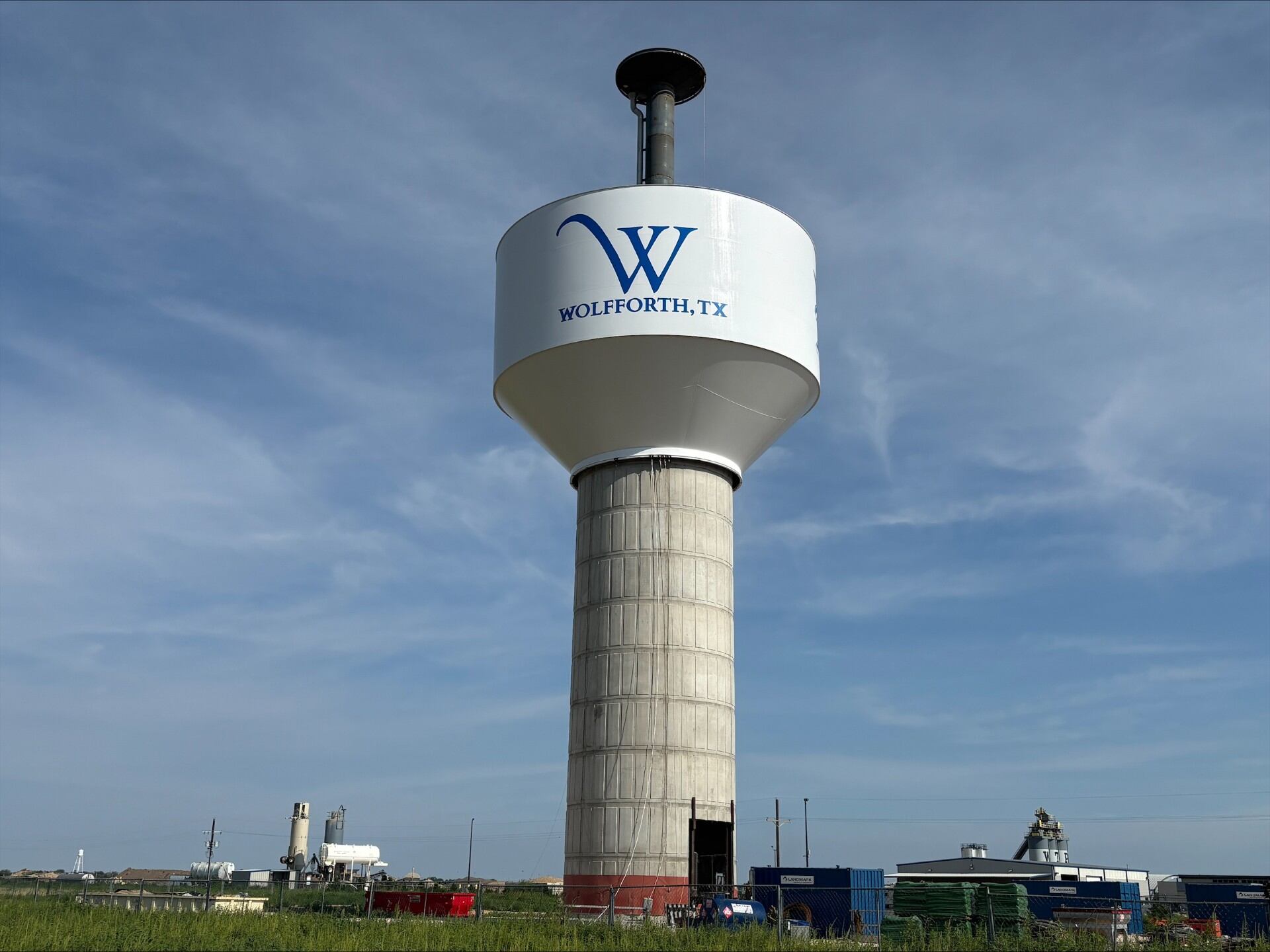 1920x1440 City of Wolfforth lifts new water tower